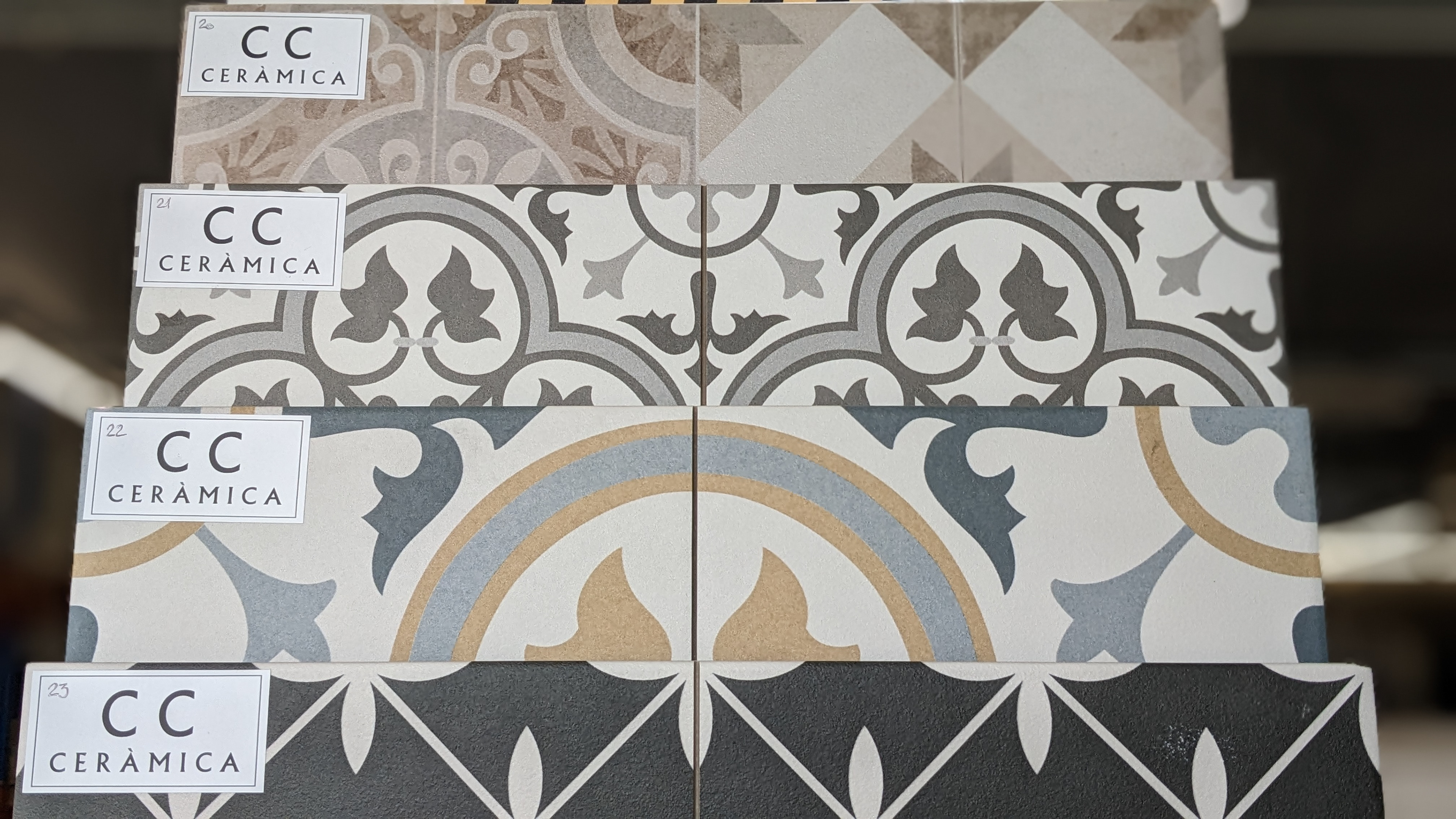 Retrouvez nos jolies gammes. Carreaux 45x45cm. Prix négociés en usine.