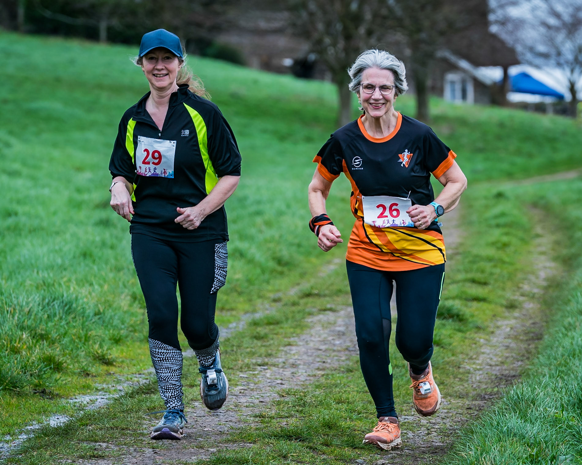 Bib 26, 29