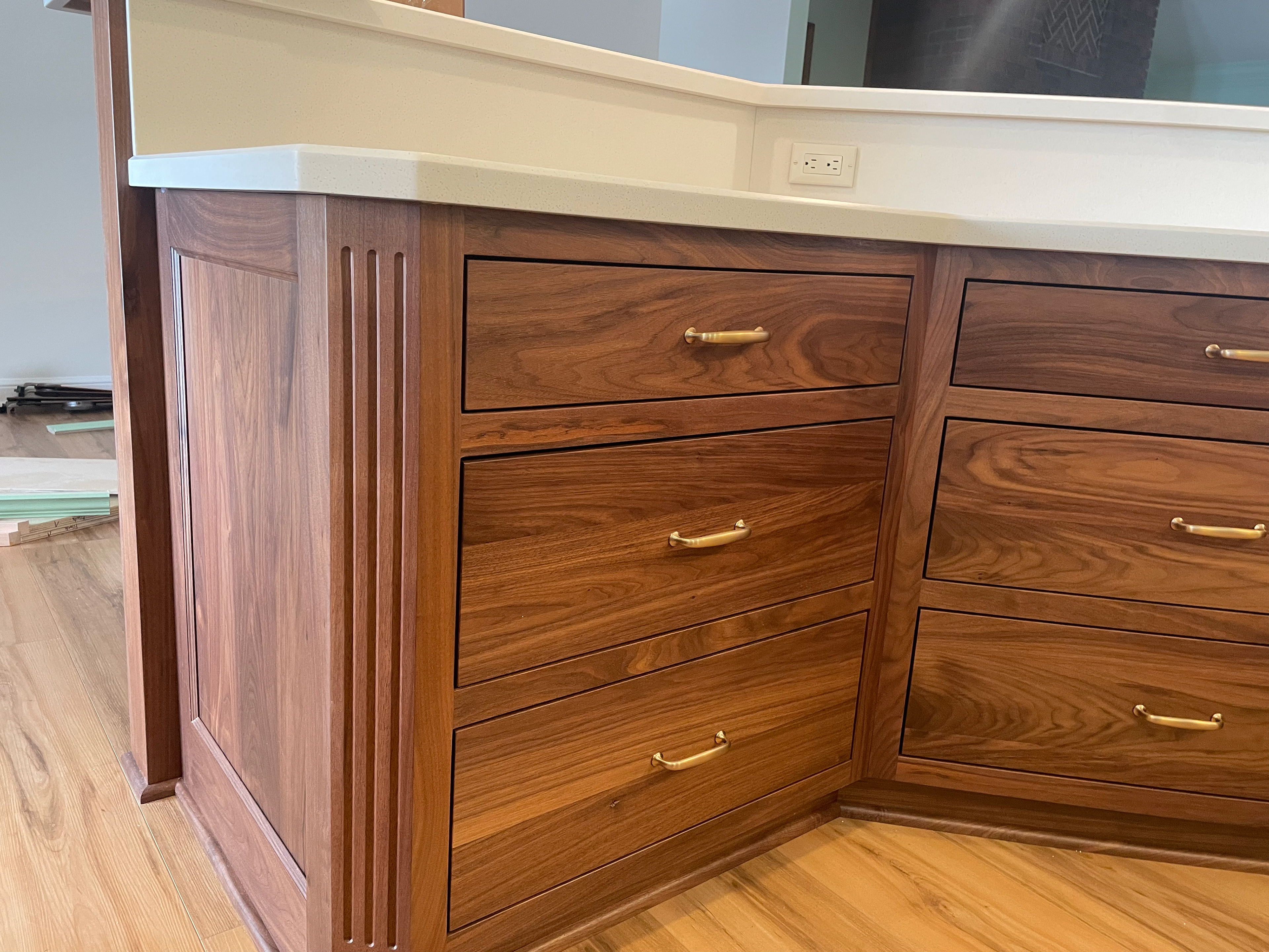 Stained Walnut w/ Green Accent Kitchen (3 of 5)