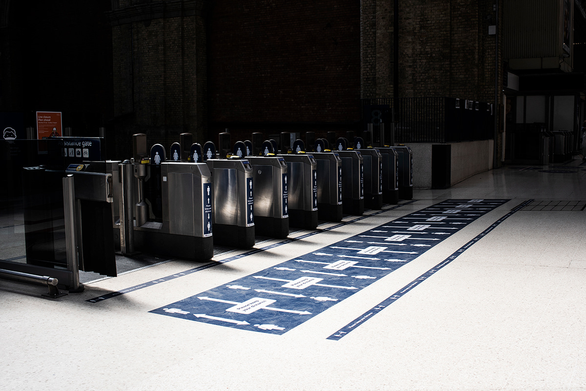 Access to platforms, London Victoria train Station, Central London.