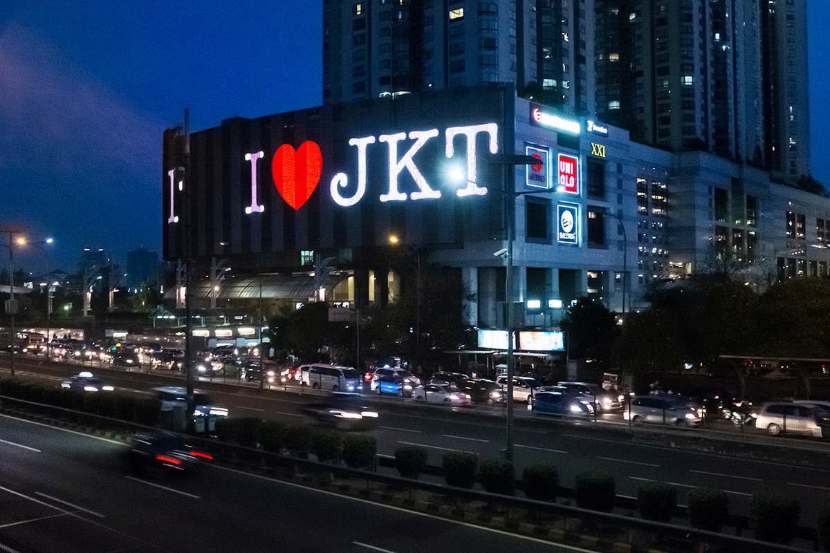 “I love Jakarta”, Taman Anggrek, Jakarta. The slogan represent Government’s plans to double international tourists, by strategically developing a positive reputation of Jakarta city branding, as the capital city and the main travel hub.  In 2005, Indonesian government already attempted to build unique image for Jakarta with slogan “Enjoy Jakarta” together with iconic logo of Monas, but this brand was unsuccessful.