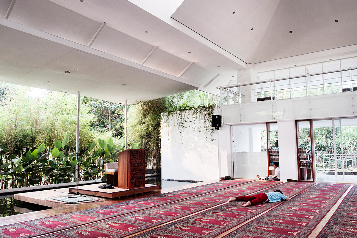 Eco Pesantren, Daarut Tauhid, West Bandung, West Java. Founded by tv preacher and entrepreneur AA Gym, the complex provides various facilities from Islamic junior high schools, to riding rings for equestrian sports and archery courses. Equestrian and archery sports tourism became popular among Indonesian Muslim communities, especially those living in urban areas, as a new segment of religion-based tourism that refers to the teachings of Islam.