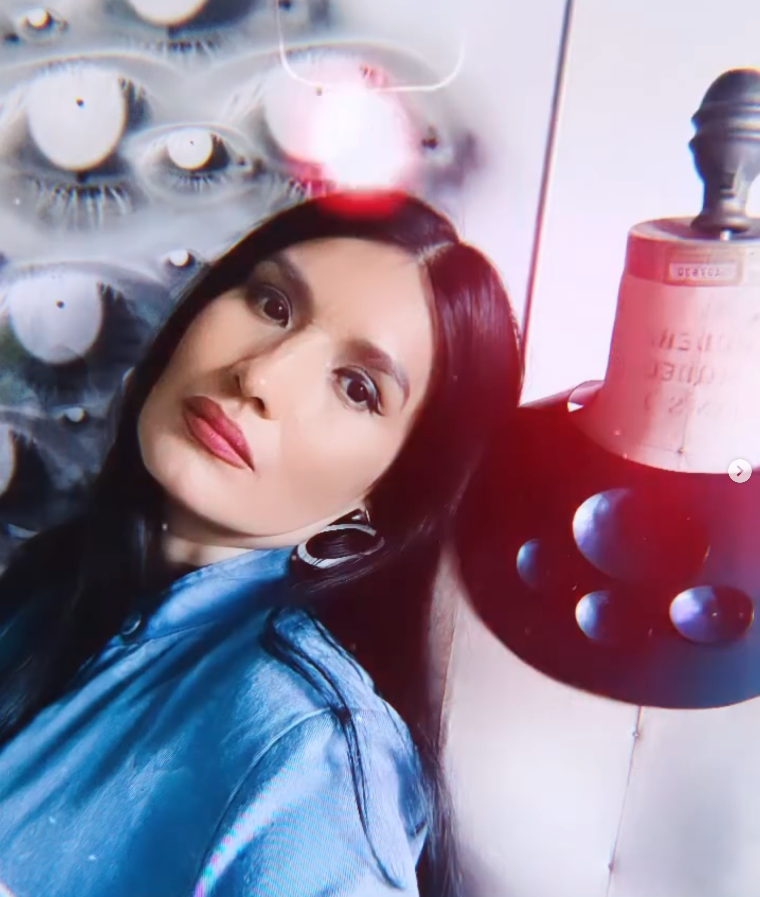 Lisette Solis " The Gloved Artist "