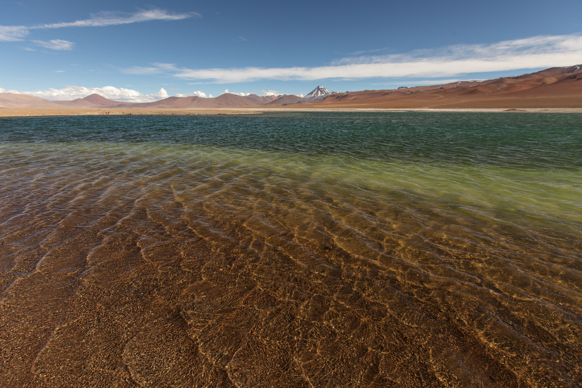 Lagoa e vulcão Pili, Atacama, Chile