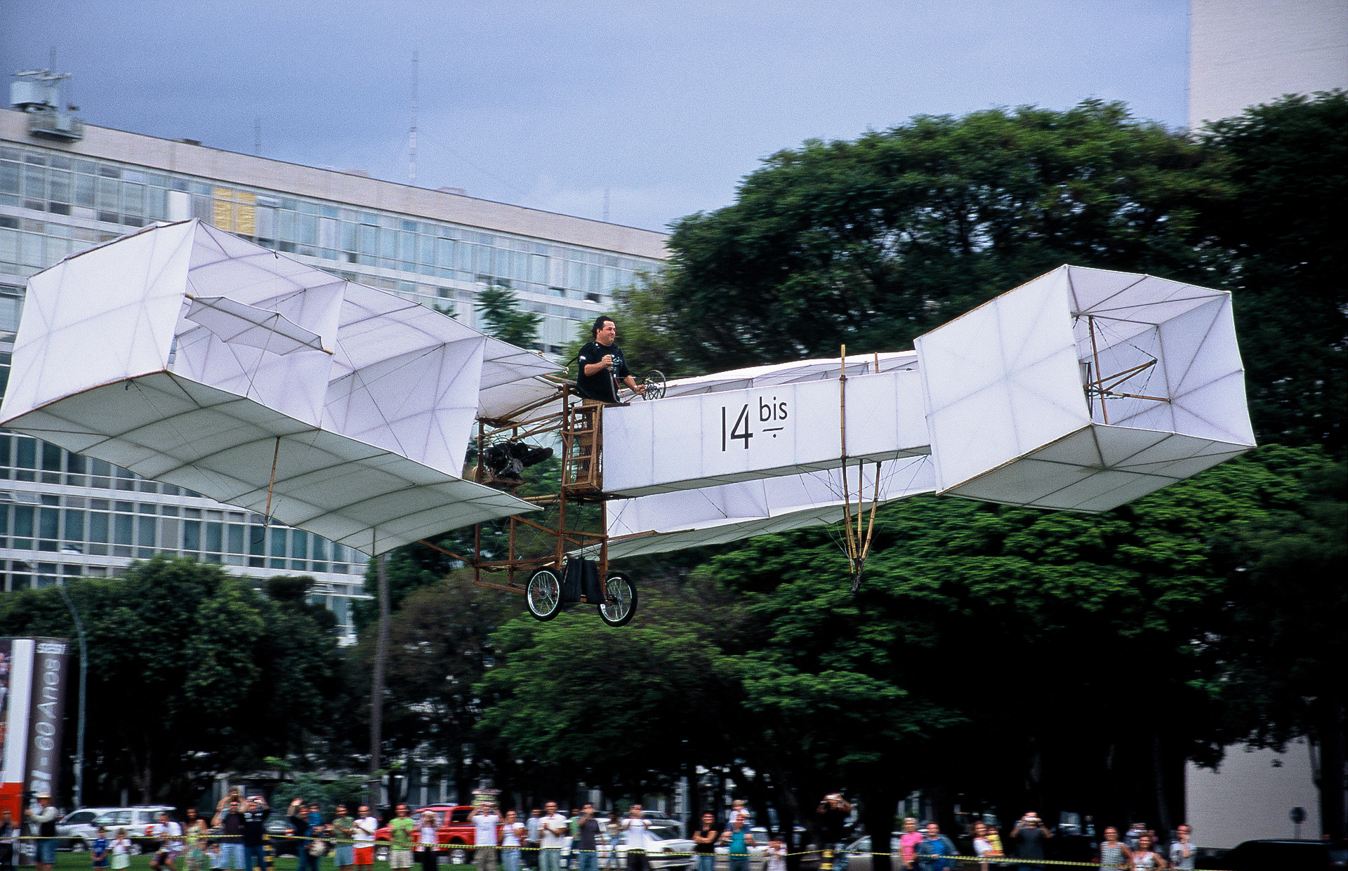 14 Bis na Esplanada, Brasil