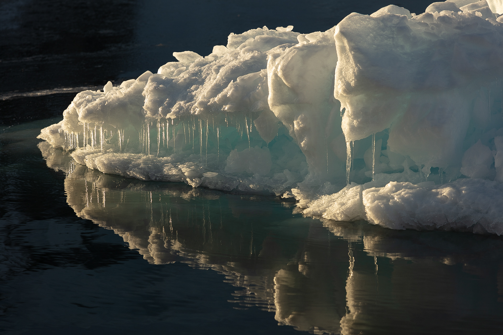 Iceberg de estalactites, Antártica
