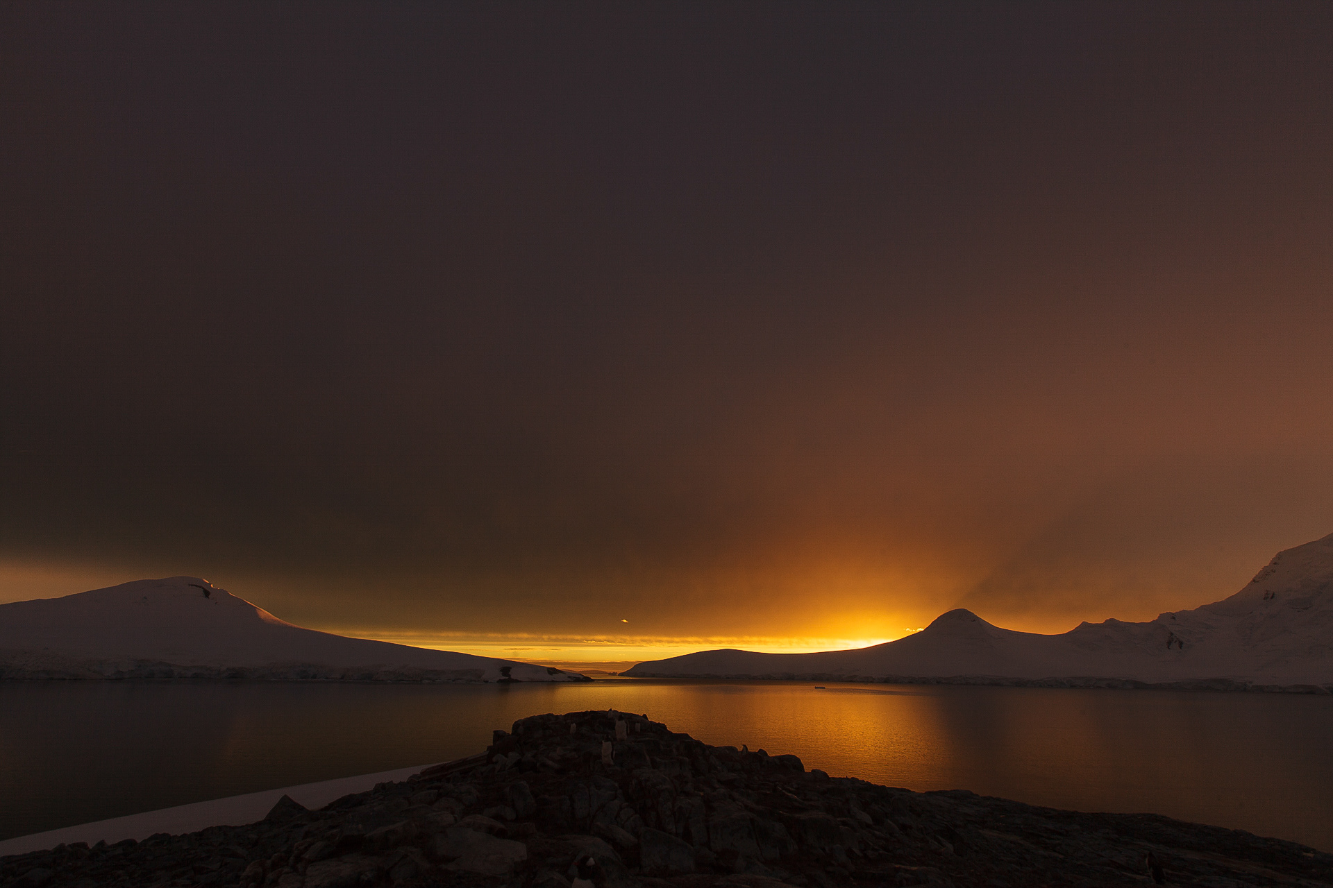 Midnight Sun, Wiencke Island, Antártica
