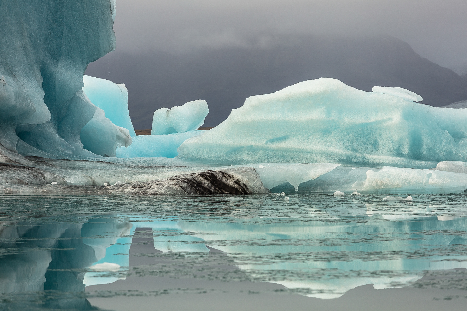 Icebergs no lago Sólheimajökull, Islândia