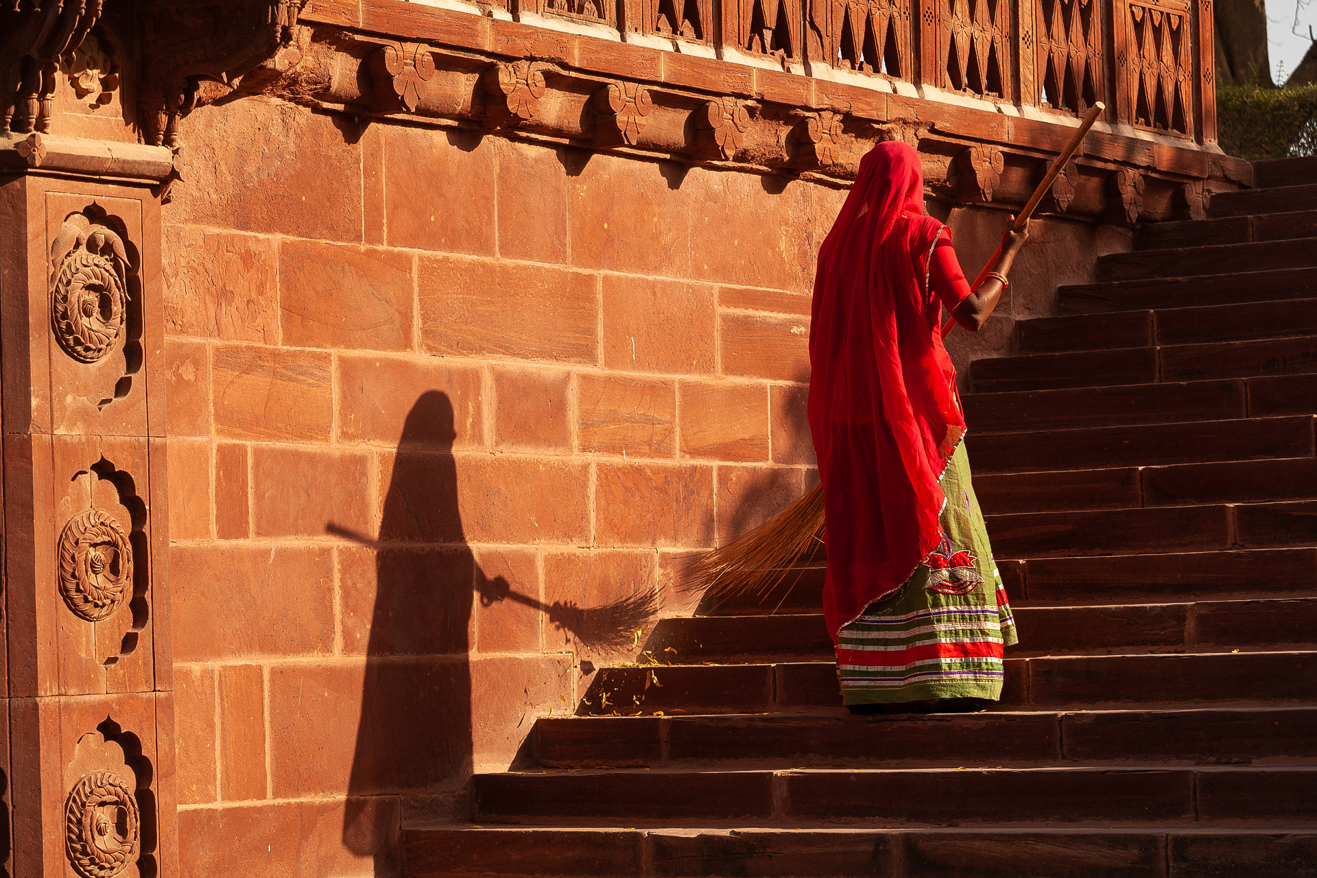Varrendo cacos de sonhos, Rajastão, Índia