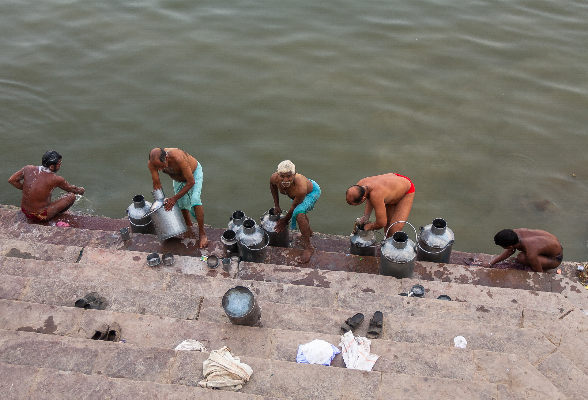 Lavando o Rio Ganges, Índia