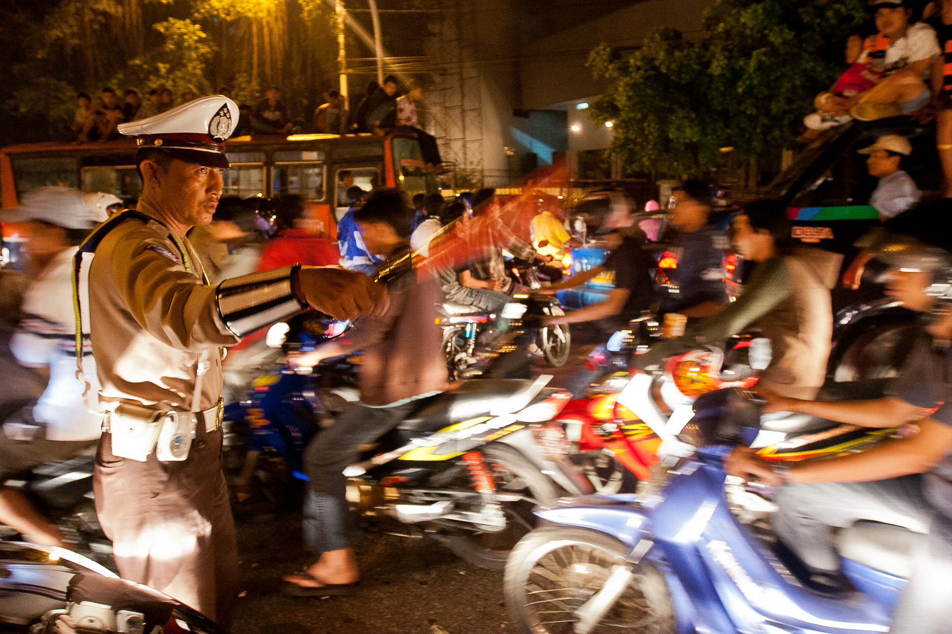 O guardião do trânsito, Jacarta, Indonésia