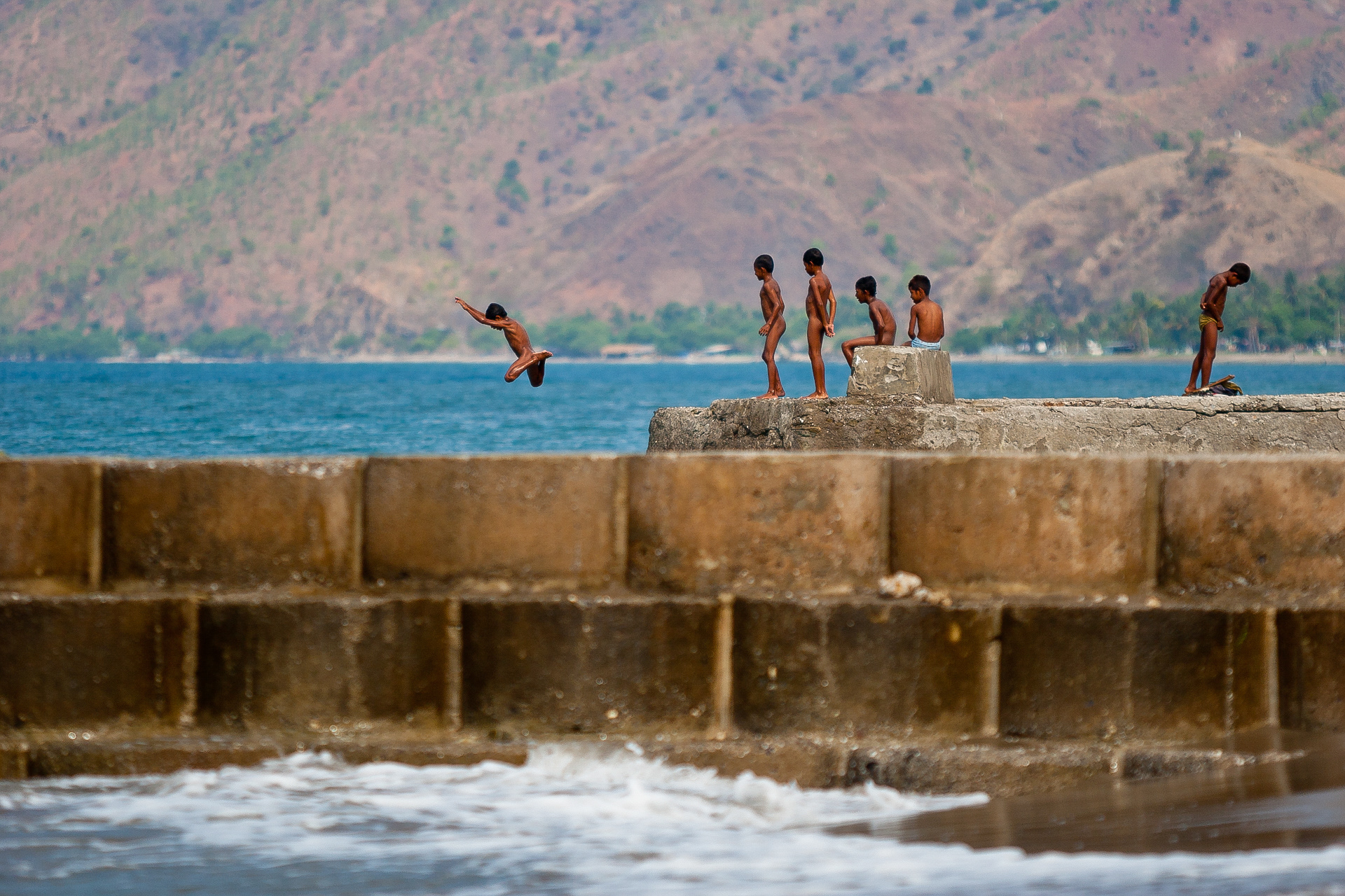 Saltando em Dili, Timor Leste
