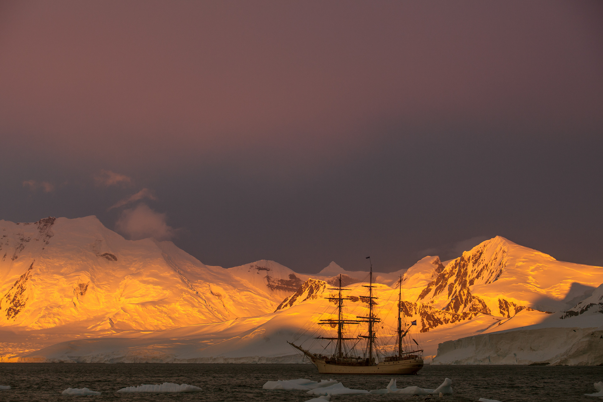 Bark Europa, Ilha Anvers, Antártica