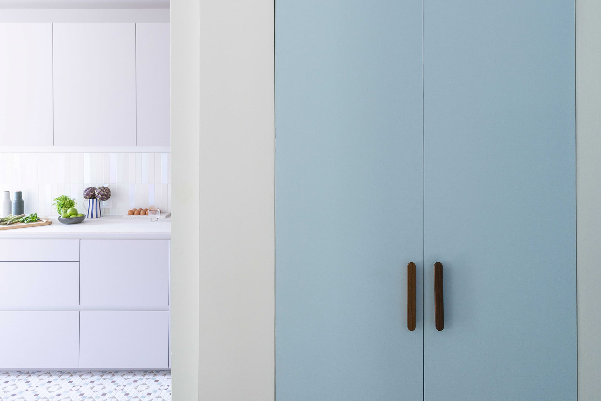 Cuisine et placard d'entrée sur-mesure 