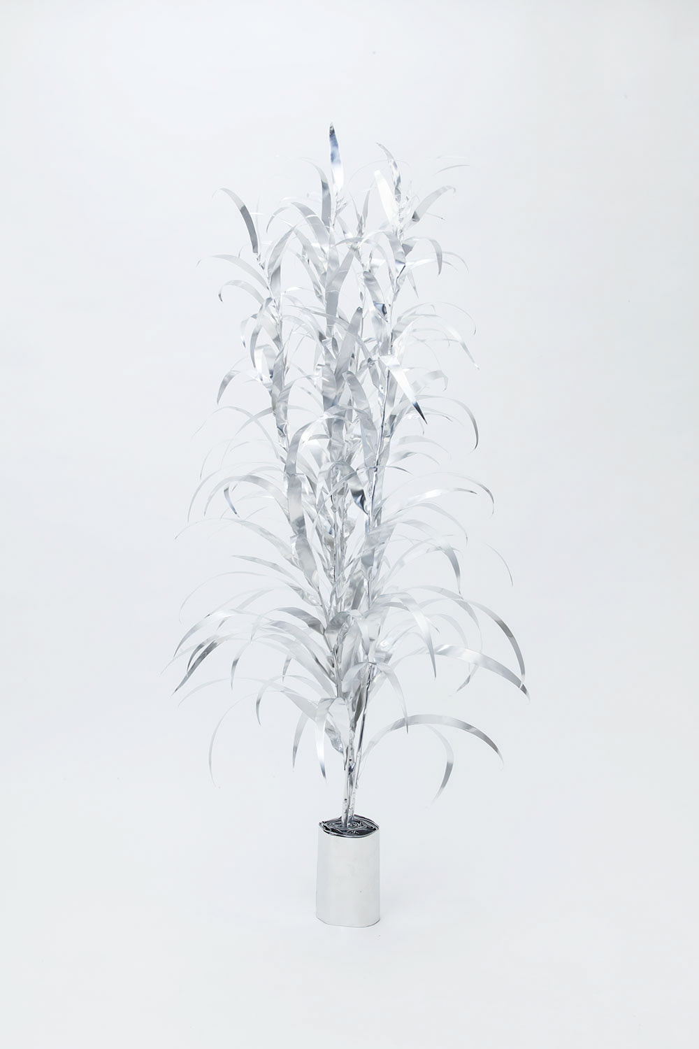 TITLE:  The Aluminium Garden -Structural Studies of Plant- Bamboo Plant MATERIAL: Aluminium foil 0.2mm Photo by Shinya Kigure
