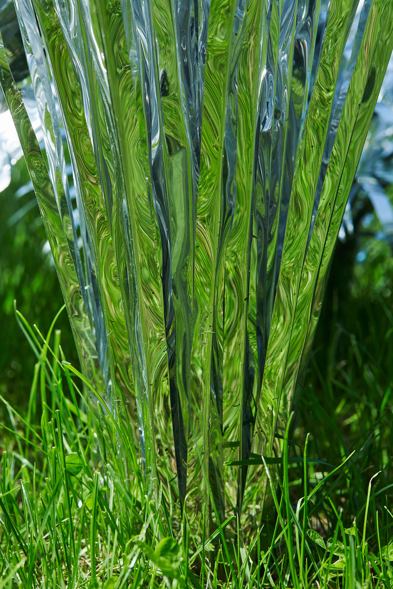 Title: The aluminum garden -structural studies of plants- mirror surface, Year:2020, Material: Aluminium Foil 0.2mm, Photo by Shinji Minegishi