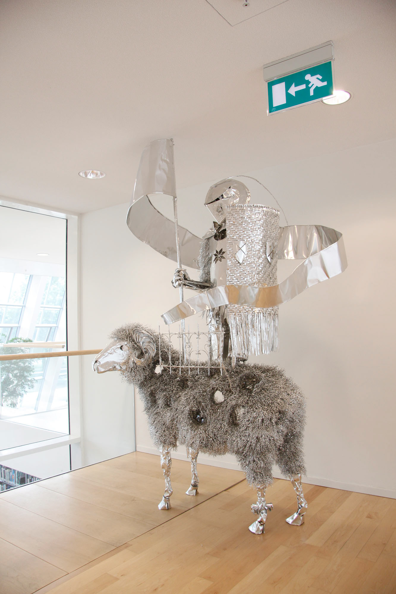 Title: Anonymous relatives -gate keeper-, Year:2013, Material:Aluminum foil, Size:130x90x 250(h)cm