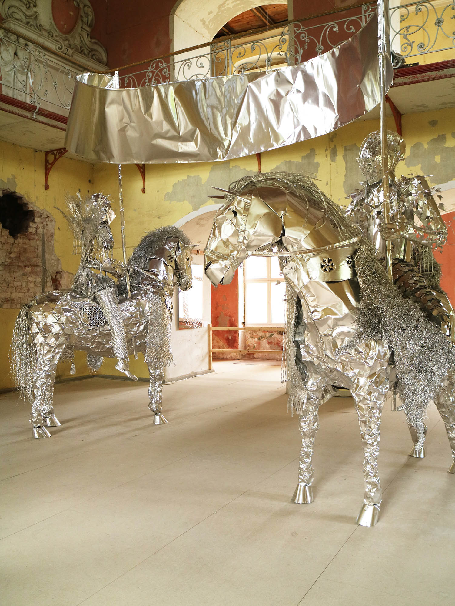 Right- Title: Anonymous relatives -stripe- Year : 2013 Material : Aluminum foil 0.2mm 0.02mm Size": 280 x 120 x 330(h) cm