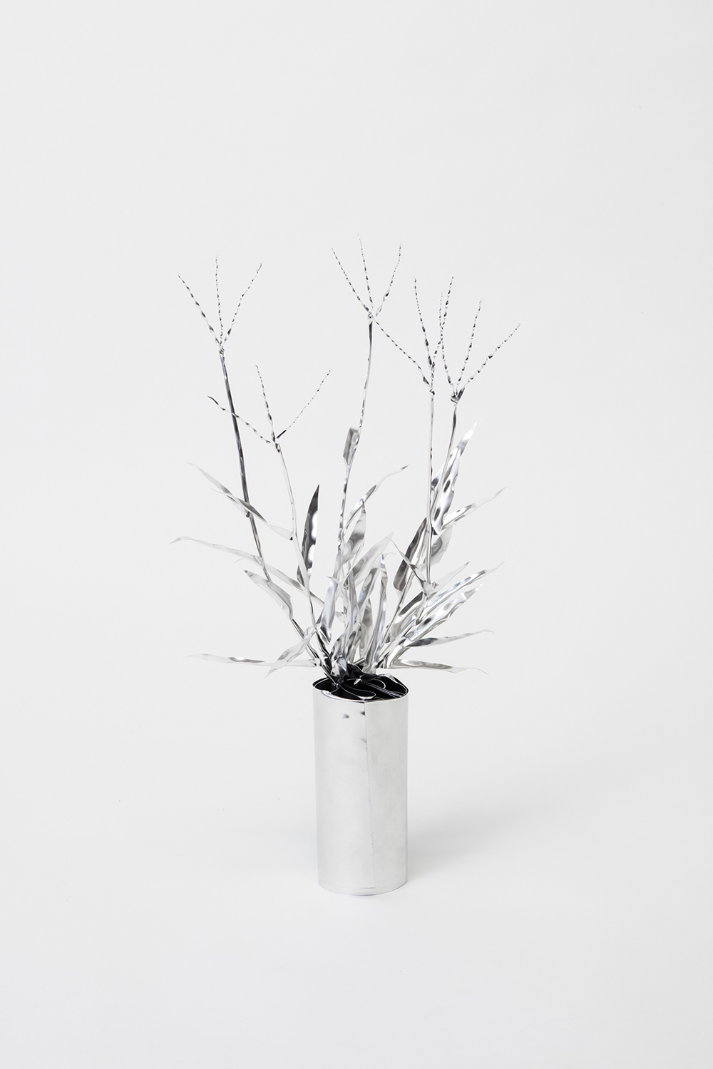 TITLE:  The Aluminium Garden -Structural Studies of Plant- Crab Grass MATERIAL: Aluminium foil 0.2mm Photo by Shinya Kigure