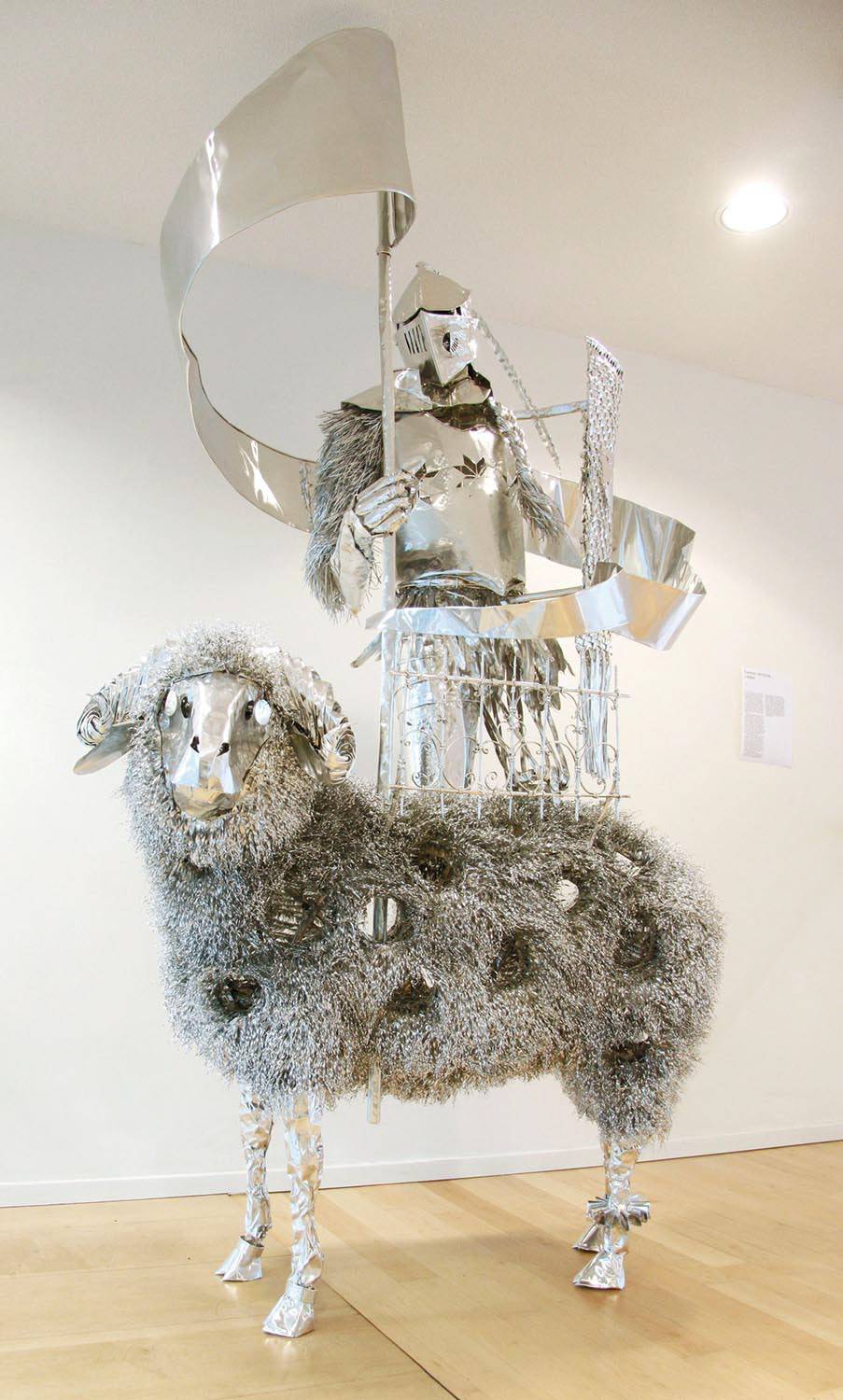 Title: Anonymous relatives -gate keeper-, Year:2013, Material:Aluminum foil, Size:130x90x 250(h)cm