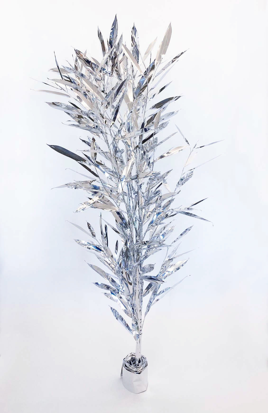 The Aluminum Garden -Structural Studies of Plants- Amsterdam king Year:2023 H180xW50xD50cm Material: Aluminium foil 0.2mm(Mirror polished surface)