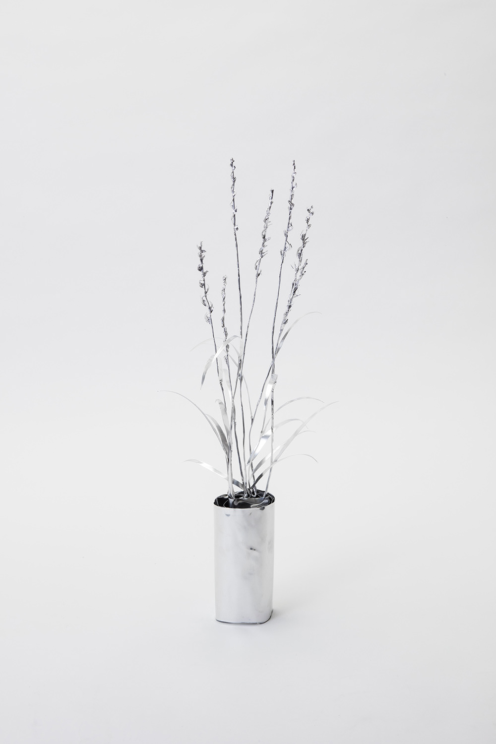 TITLE:  The Aluminium Garden -Structural Studies of Plant- Zoysia MATERIAL: Aluminium foil 0.2mm Photo by Shinya Kigure