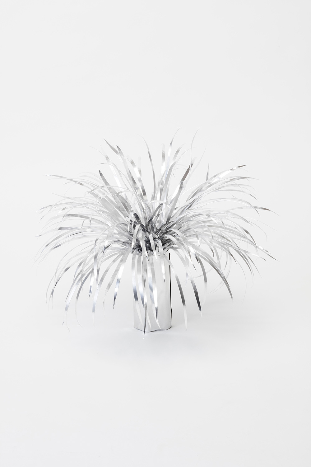 TITLE: The Aluminium Garden -Structural Studies of Plant- Grass/small MATERIAL: Aluminium foil 0.2mm ◻️600EUR(+TAX) Size: 45(h)x30x30cm