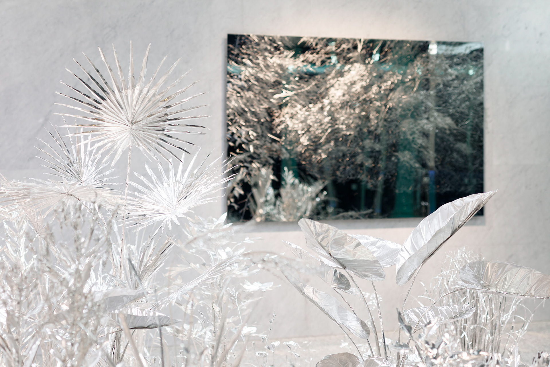 Left- Title: The aluminum garden -structural studies of plants- Material: Aluminium Foil 0.2mm Right-Title: Still river -the hidden place-, Year: 2016, Material:stainless steel, Size: 153×245.5cm, Photo by Shinya Kigure