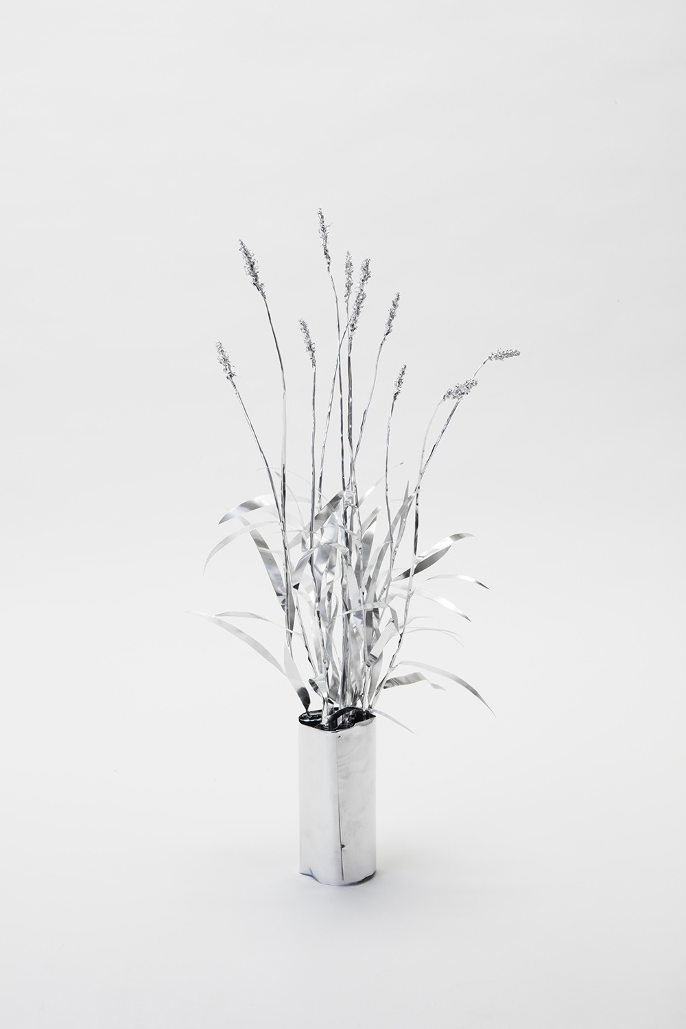 TITLE: The Aluminium Garden -Structural Studies of Plant- Fox tail MATERIAL: Aluminium foil 0.2mm ◻️800EUR(+TAX) Size: 60(h)x20x20cm