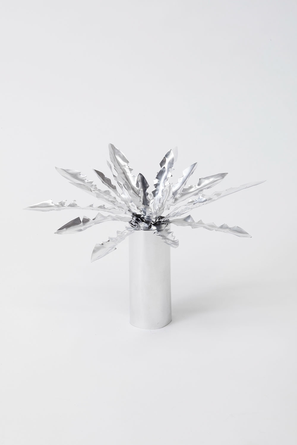 TITLE:  The Aluminium Garden -Structural Studies of Plant- Dandelion MATERIAL: Aluminium foil 0.2mm Photo by Shinya Kigure 