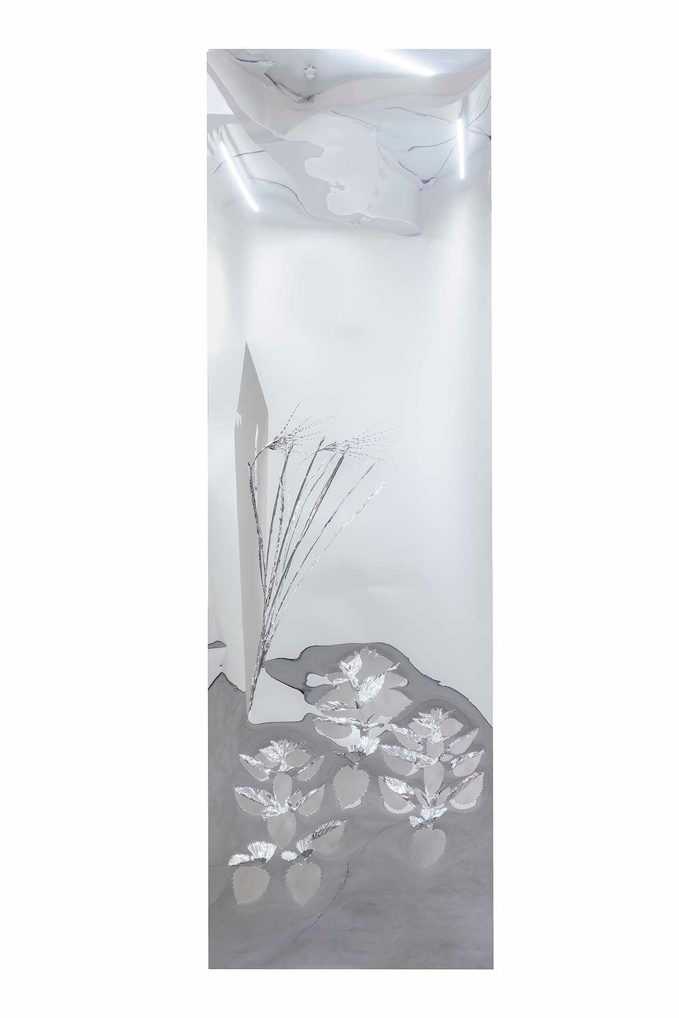 Title: When you hear the sound of feathers #4 Year: 2022 Size: H2450 × W795 × D300 mm Medium: Aluminium foil 0.2mm(Mirror polished surface)