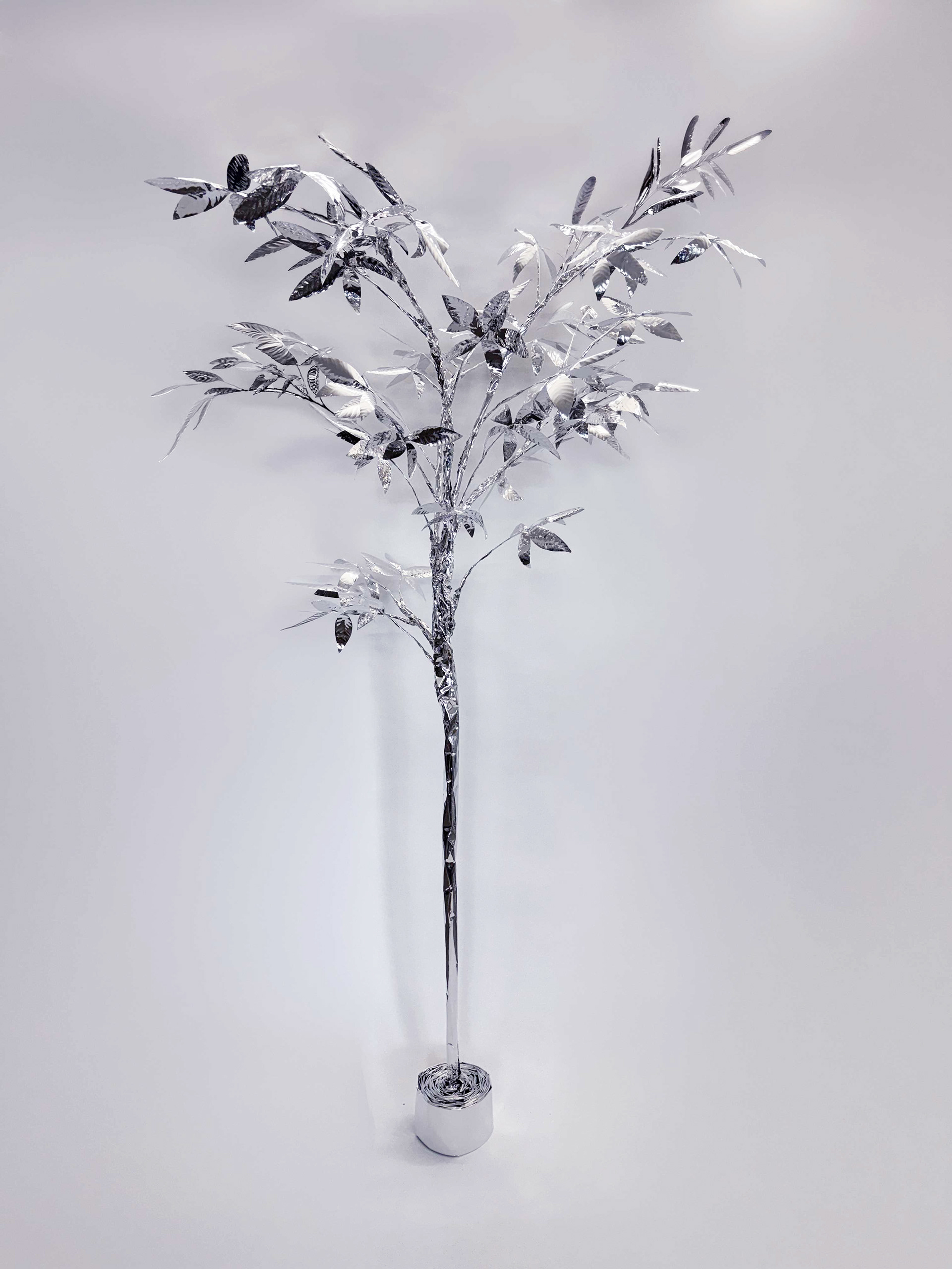 The Aluminum Garden -Structural Studies of Plants- Pachira Big Year: 2026 Size: 240x120x120(h)x(w)x(d)cm Material: Aluminium foil 0.2mm (Mirror polished surface)