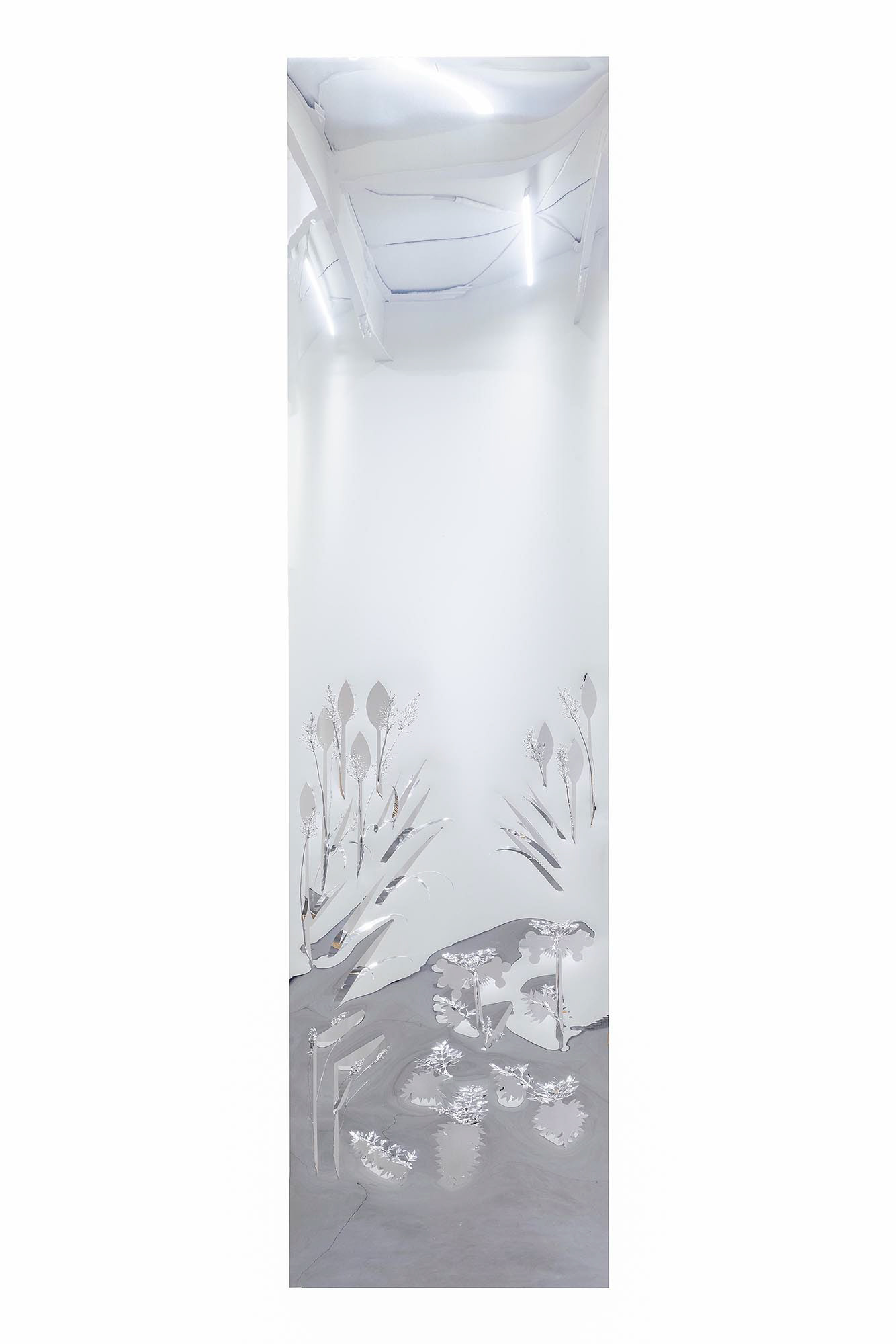 Title: When you hear the sound of feathers #2 Year: 2022 Size: H2490 × W590 × D200 mm Medium: Aluminium foil 0.2mm(Mirror polished surface)