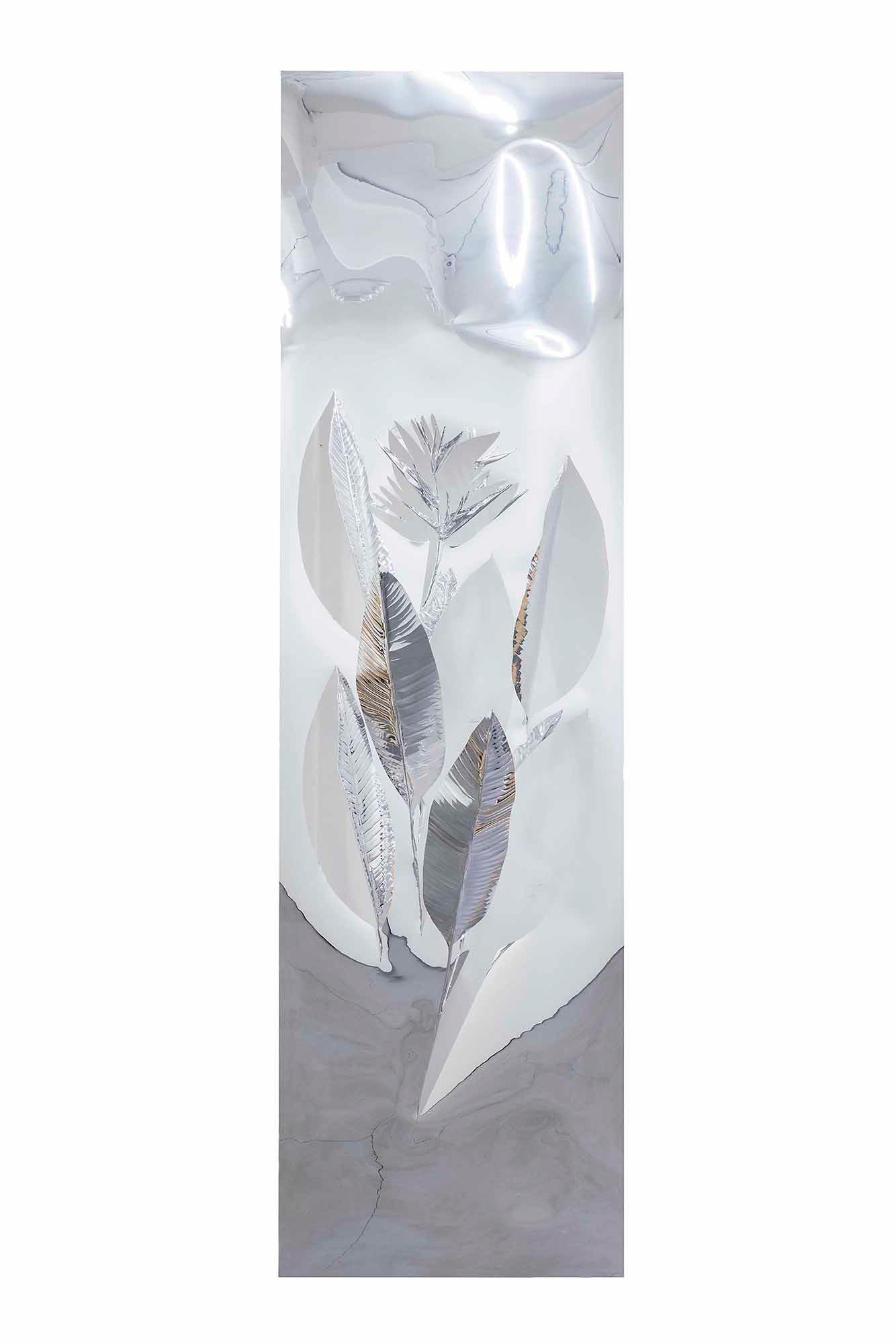 Title When you hear the sound of feathers #3 Year 2022 Size: H2450 × W695 × D250 mm Medium Aluminium foil 0.2mm(Mirror polished surface)