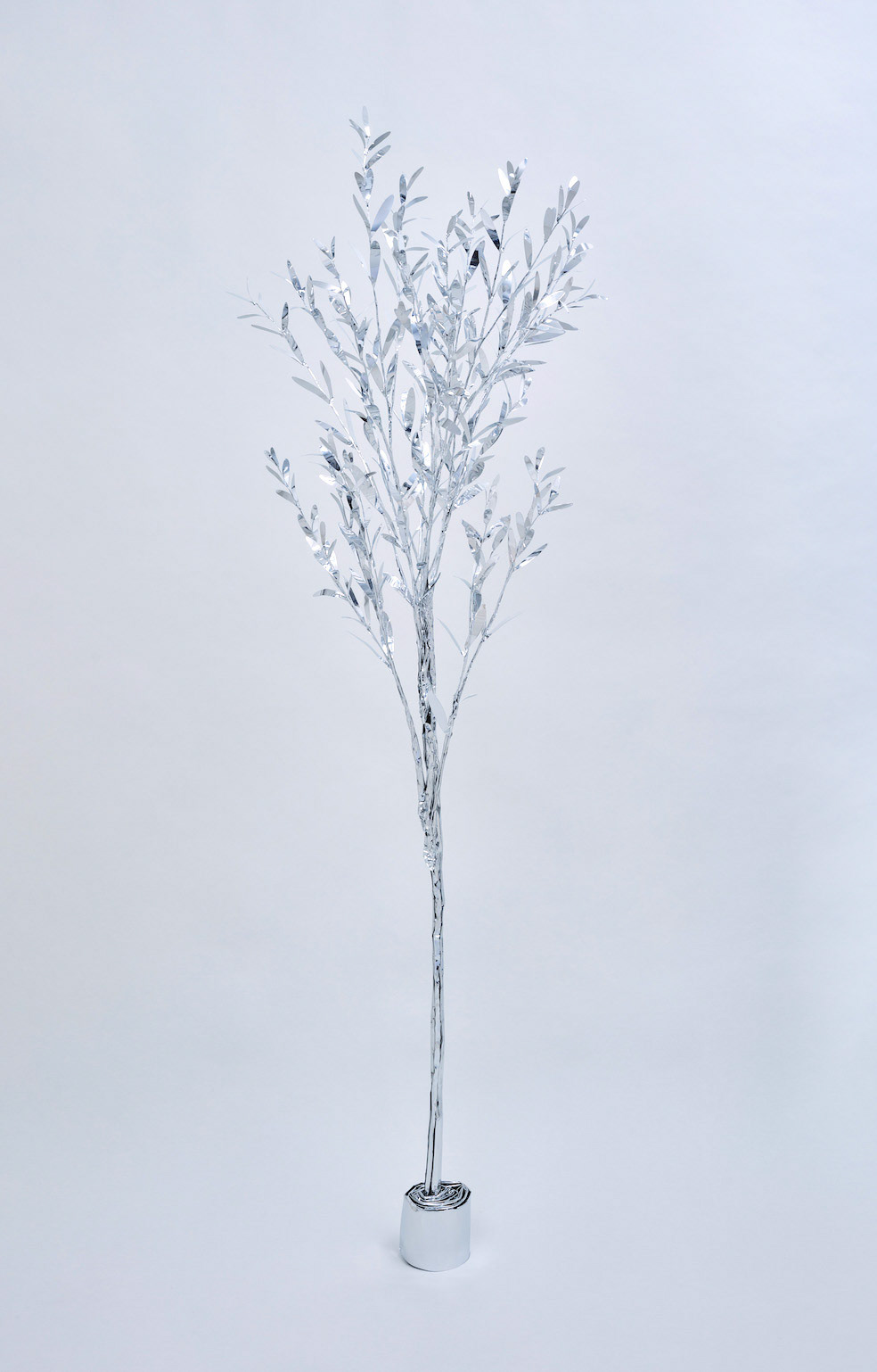 The Aluminum Garden -Structural Studies of Plants- Young Olive Year: 2020 Size: 180-200x50x50/(h)x(w)x(d)cm Material: Aluminium foil 0.2mm (Mirror polished surface) ◻️Tall 2800EUR(+TAX) ◻️Small 3000EUR(+TAX)