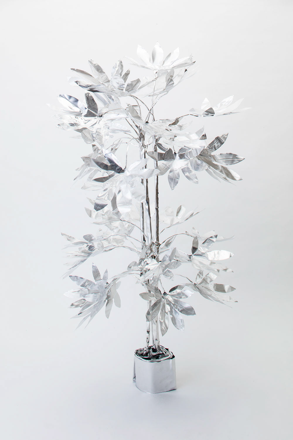 TITLE:   The Aluminium Garden -Structural Studies of Plant- Paper Plant MATERIAL: Aluminium foil 0.2mm  Photo by Shinya Kigure