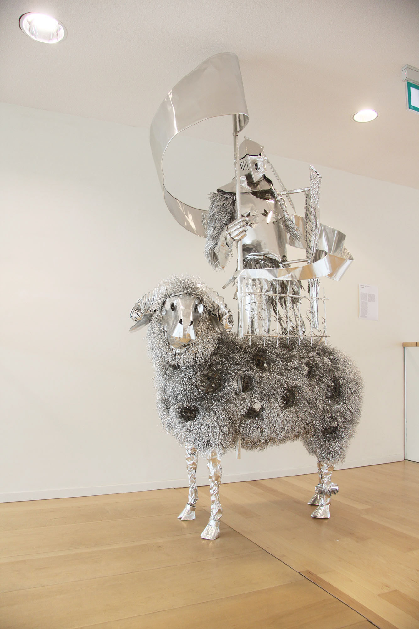 Title: Anonymous relatives -gate keeper-, Year:2013, Material:Aluminum foil, Size:130x90x 250(h)cm