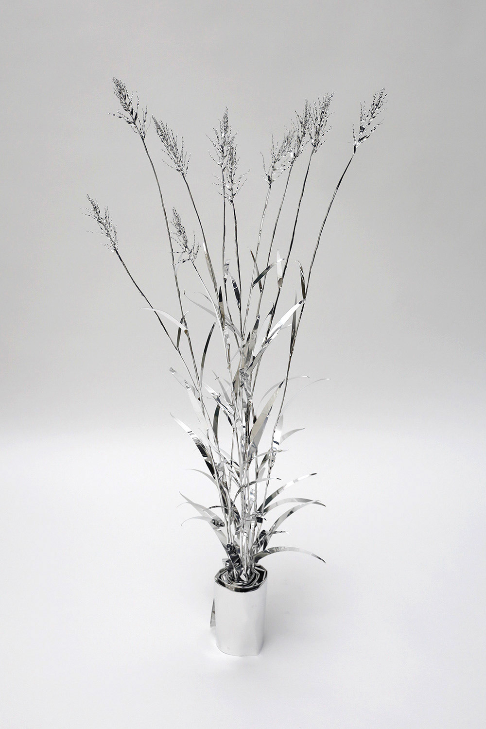 The Aluminum Garden -Structural Studies of Plants-Love grass Year: 2021 Size: 100x50x35/(h)x(w)x(d)cm Material: Aluminium foil 0.2mm (Mirror polished surface) ◻️Price: 960 EUR +TAX