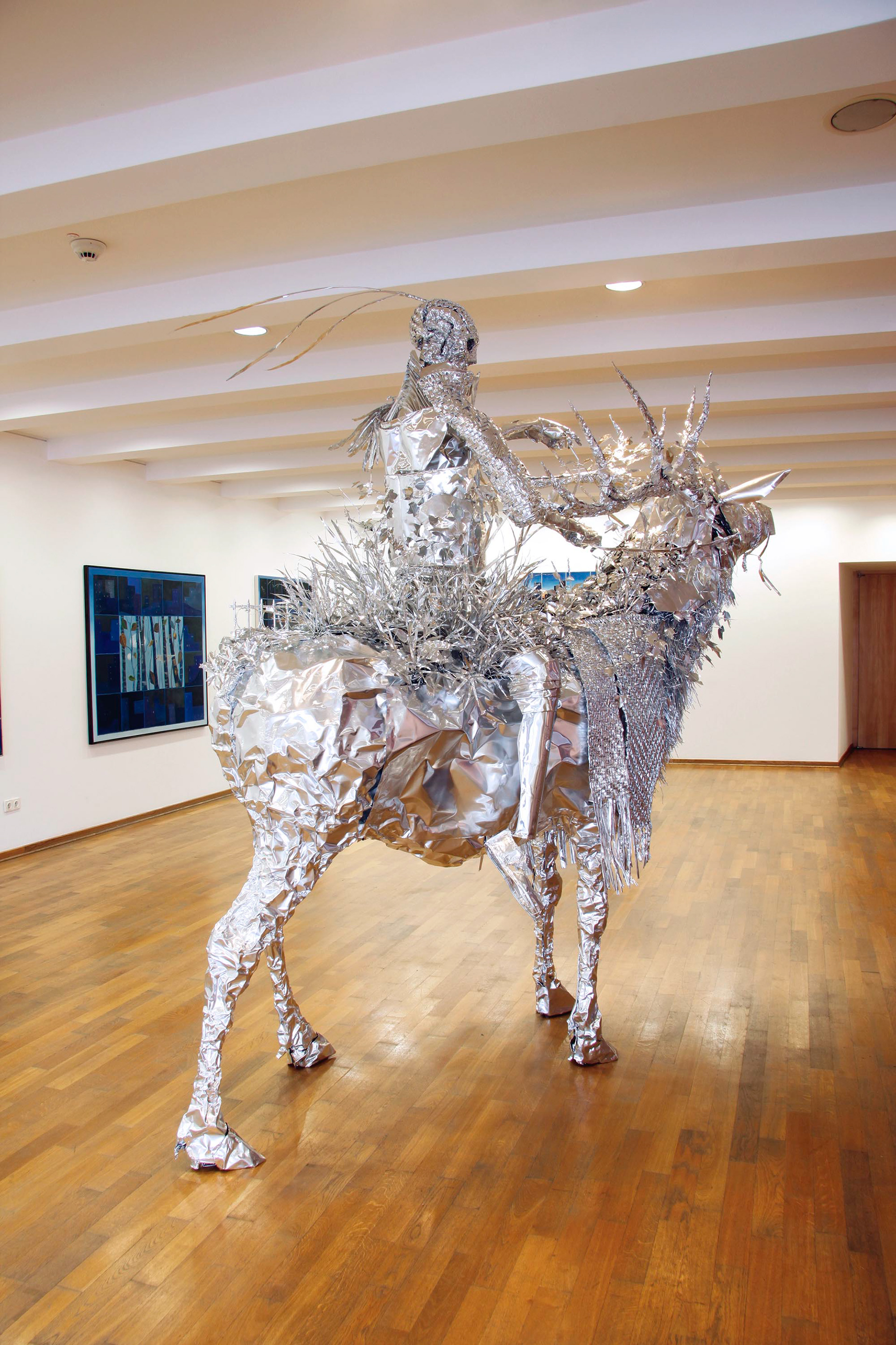 Title: Anonymous relatives -gardener-, Year:2013, Material:Aluminum foil, Size:260x140x 270(h)cm