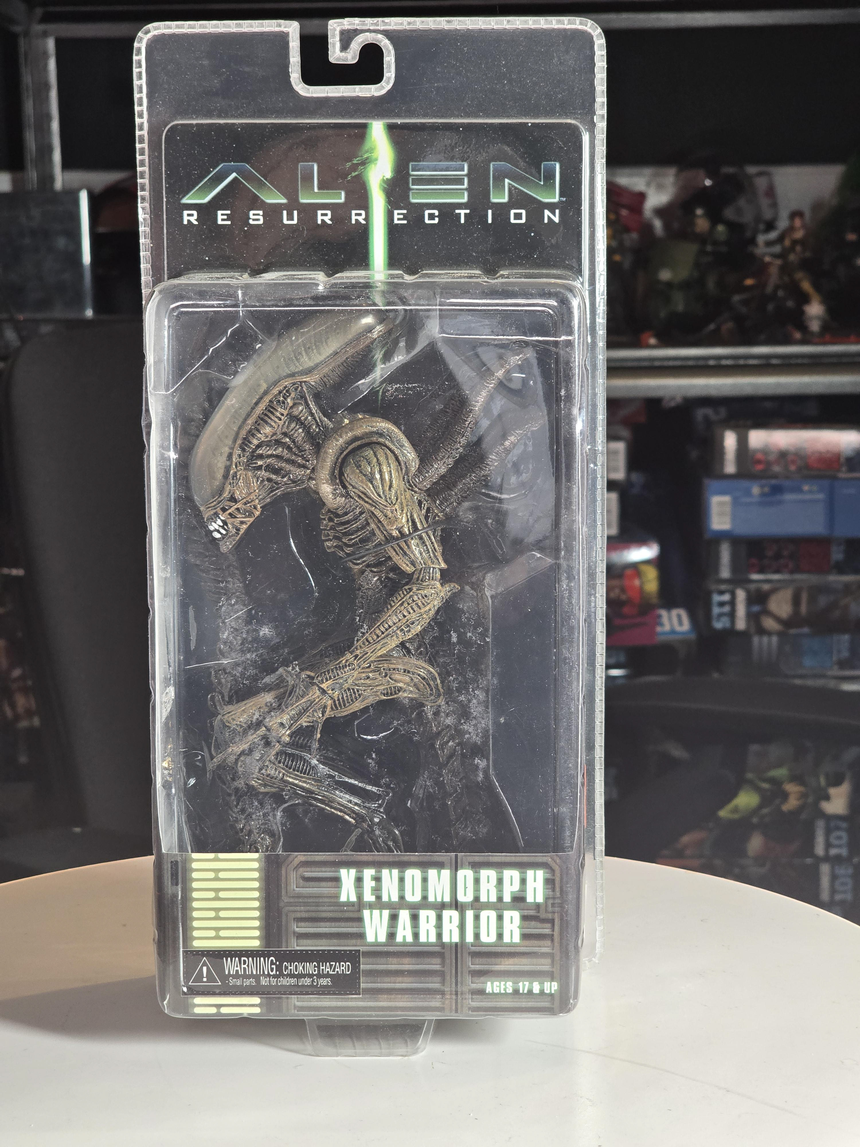 99: NECA Alien Resurrection Xenomorph warrior. Never opened