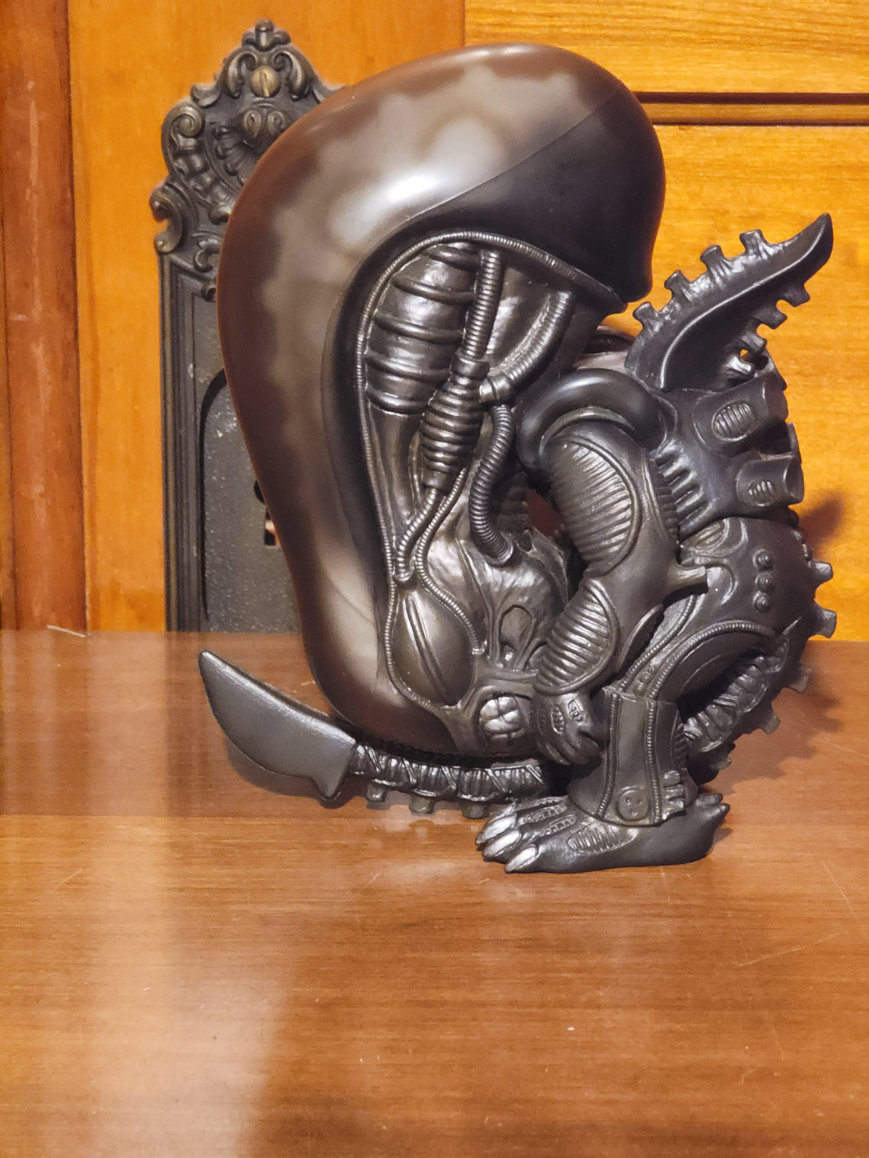 73: Hot Toys vinyl Alien Bigchap movie masterpiece figure (no box)  MMV03 