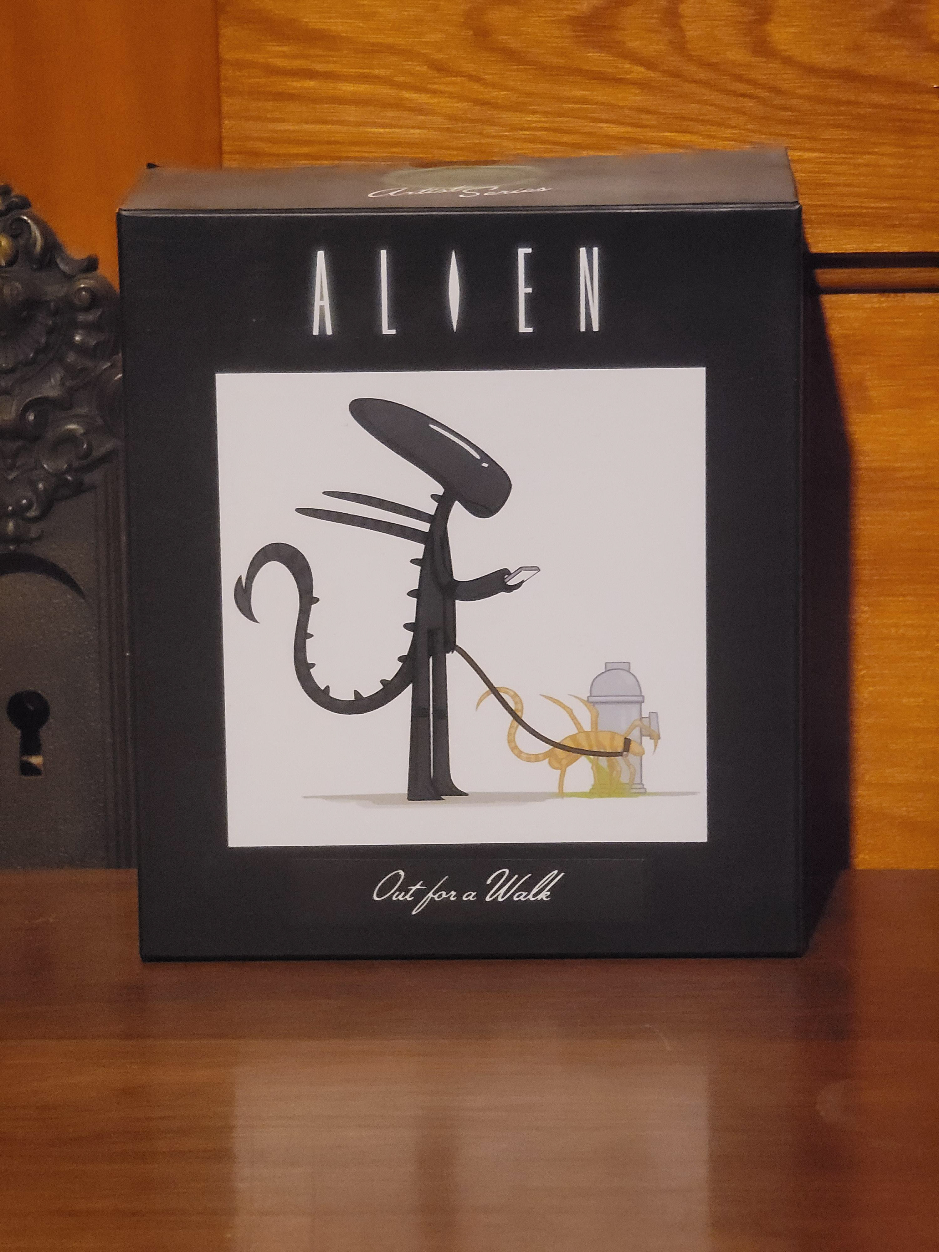 58: Lootcrate Jo3 bot “Out for a Walk” Alien