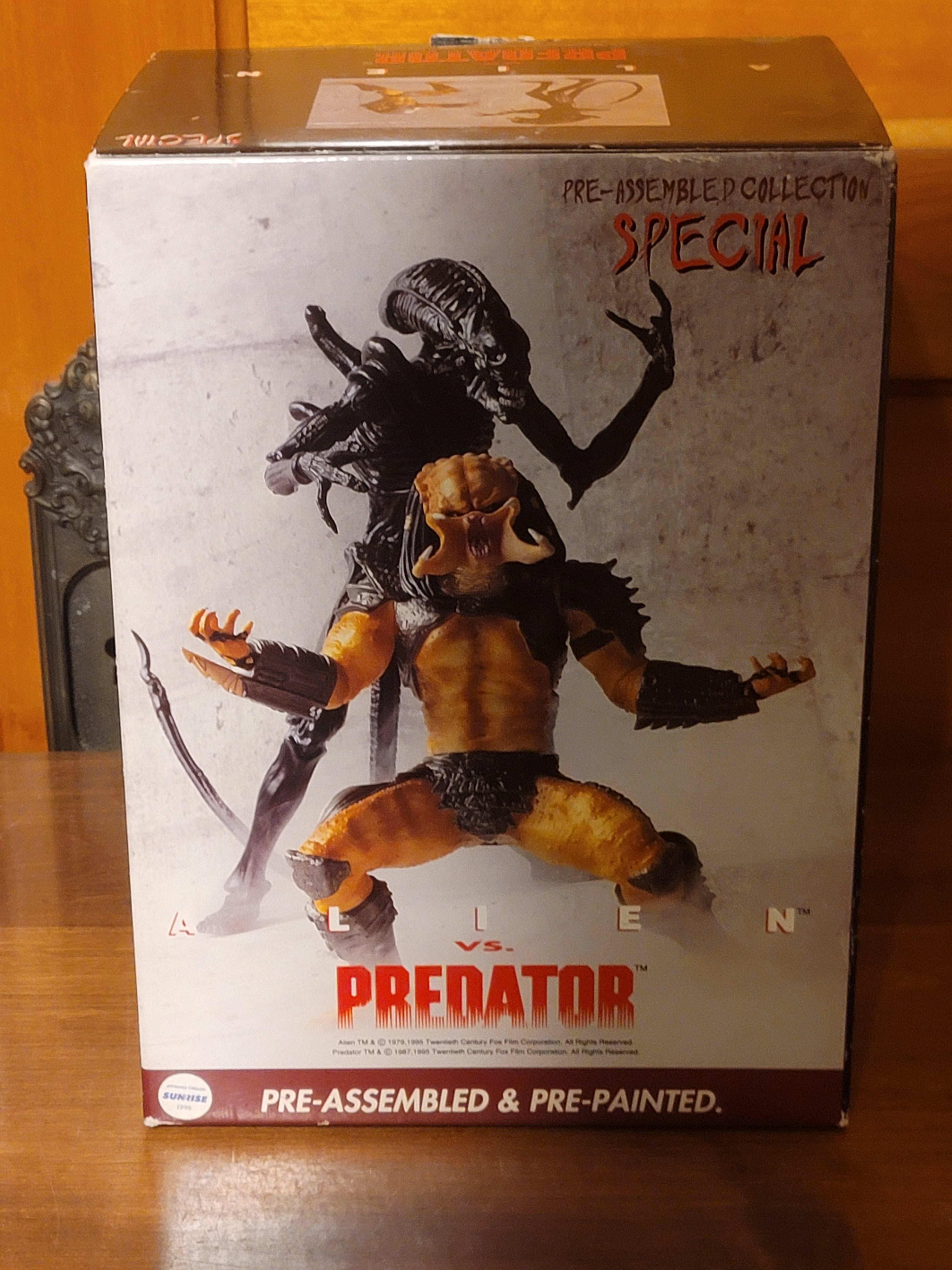 15: Medicom AVP 1995 soft vinyl finished model set