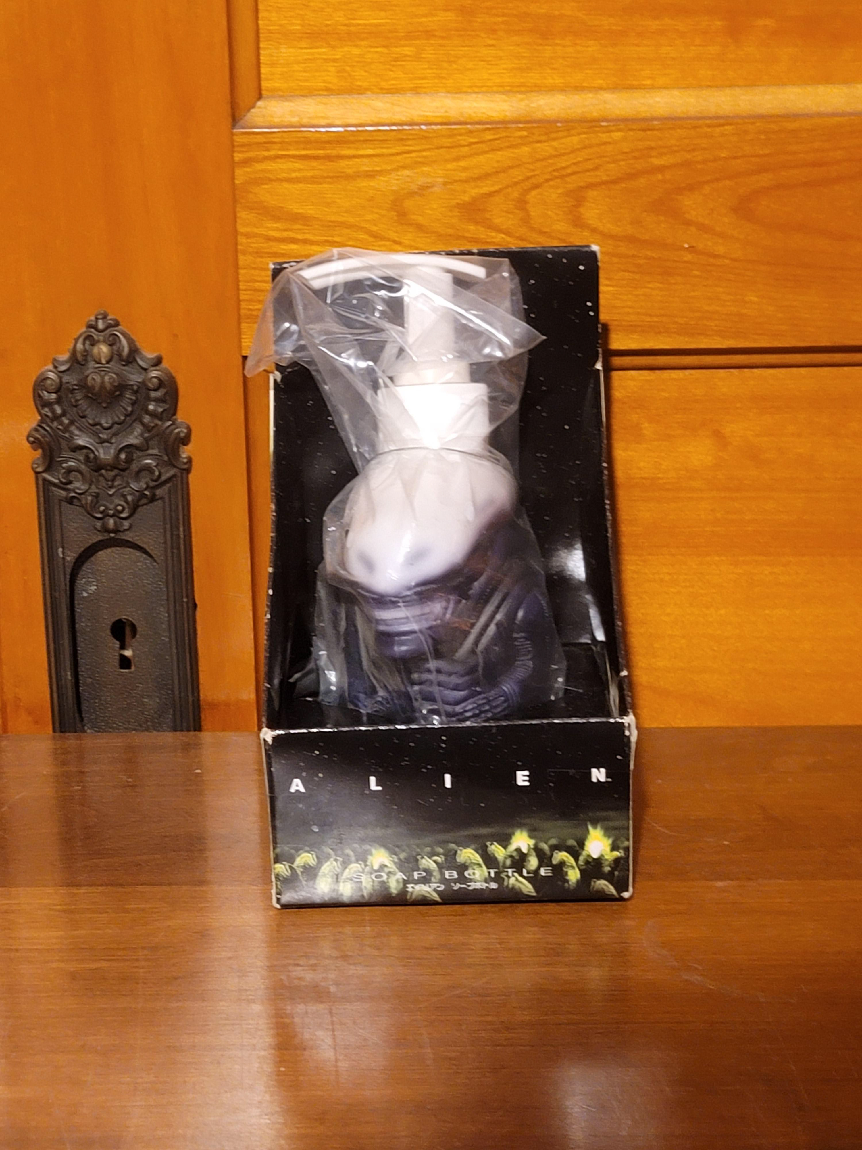 19: Sega Japan Sega Prize! Alien soap dispenser black (none on the US market short periodically in Japan for up to $100 a piece) make an offer for individual or the set