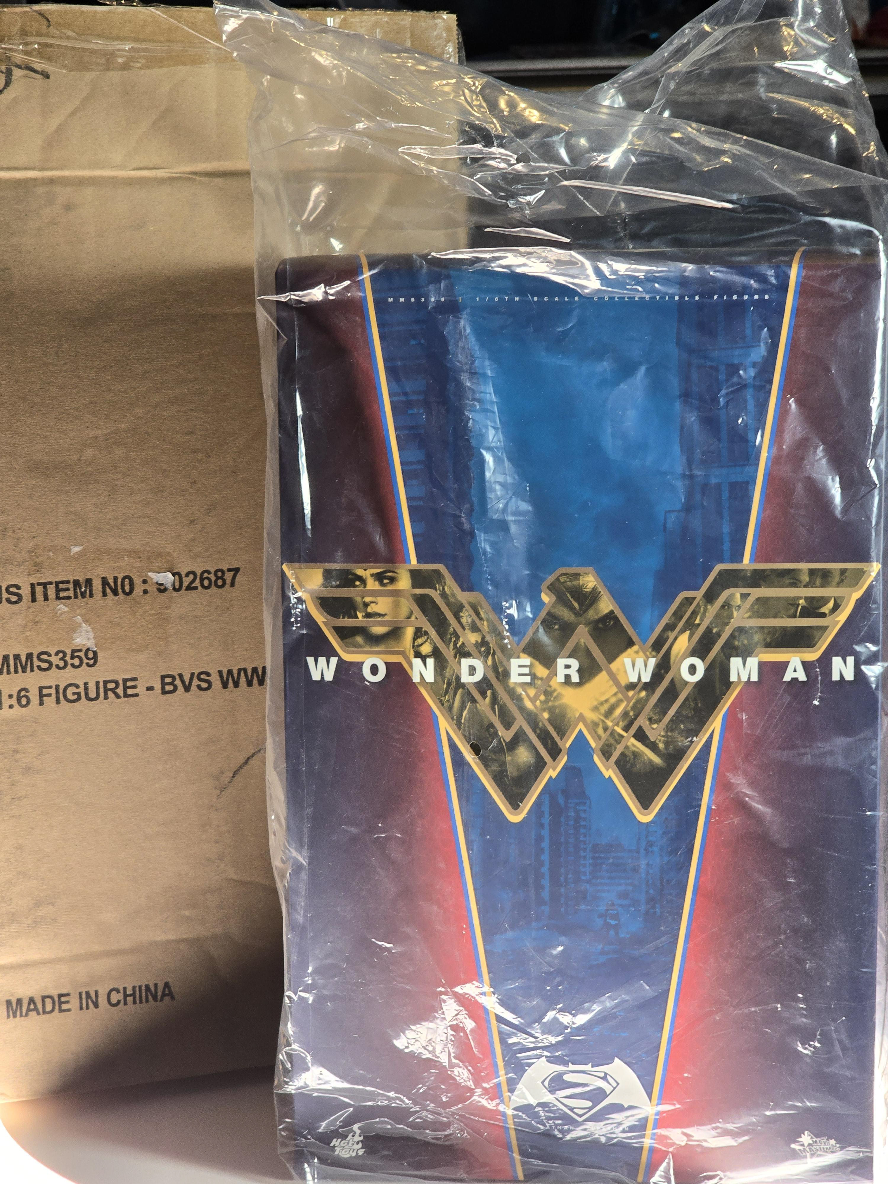 134: Hot Toys Batman versus Superman wonder woman