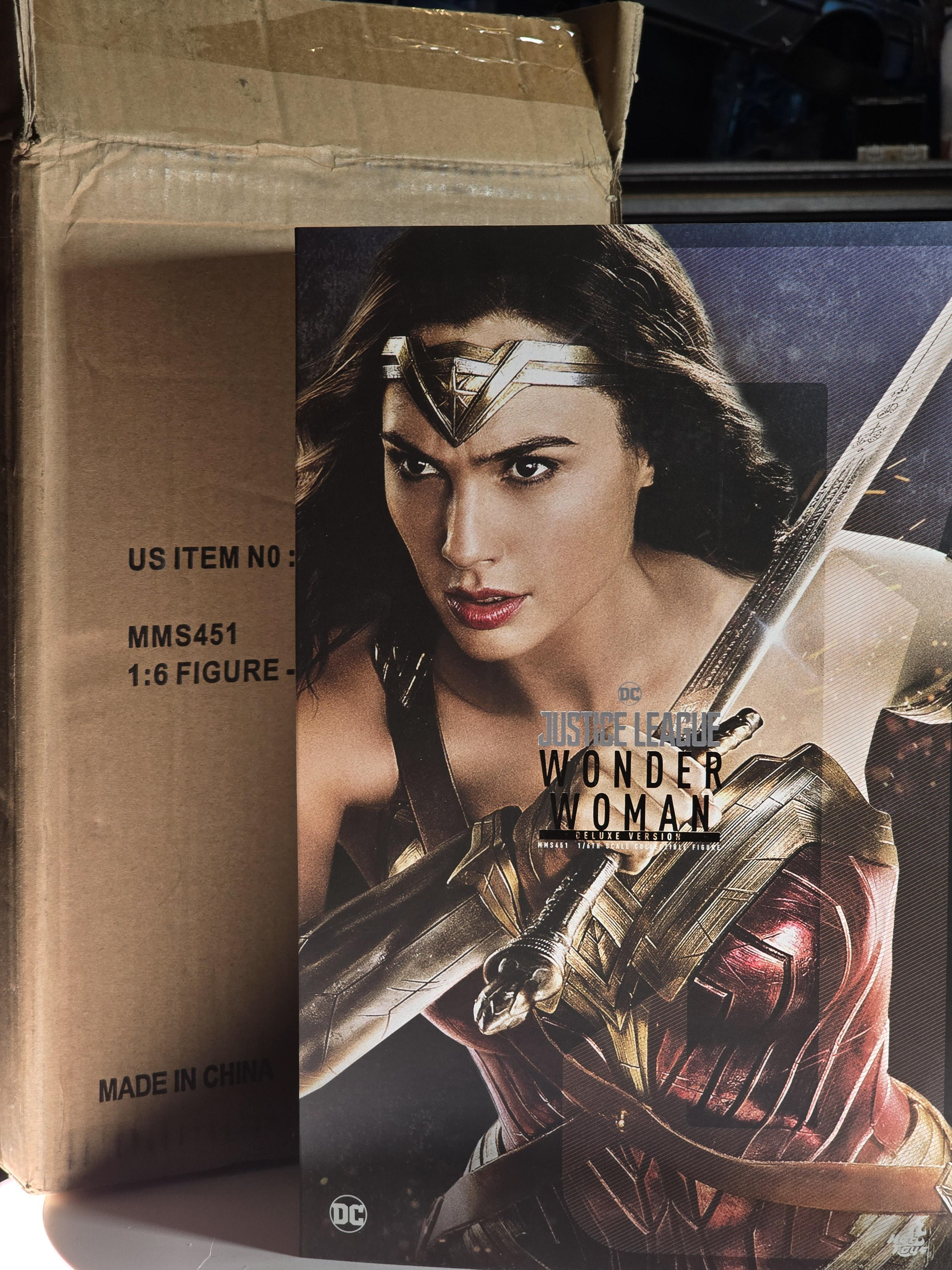 135: Hot Toys Justice league deluxe wonder woman