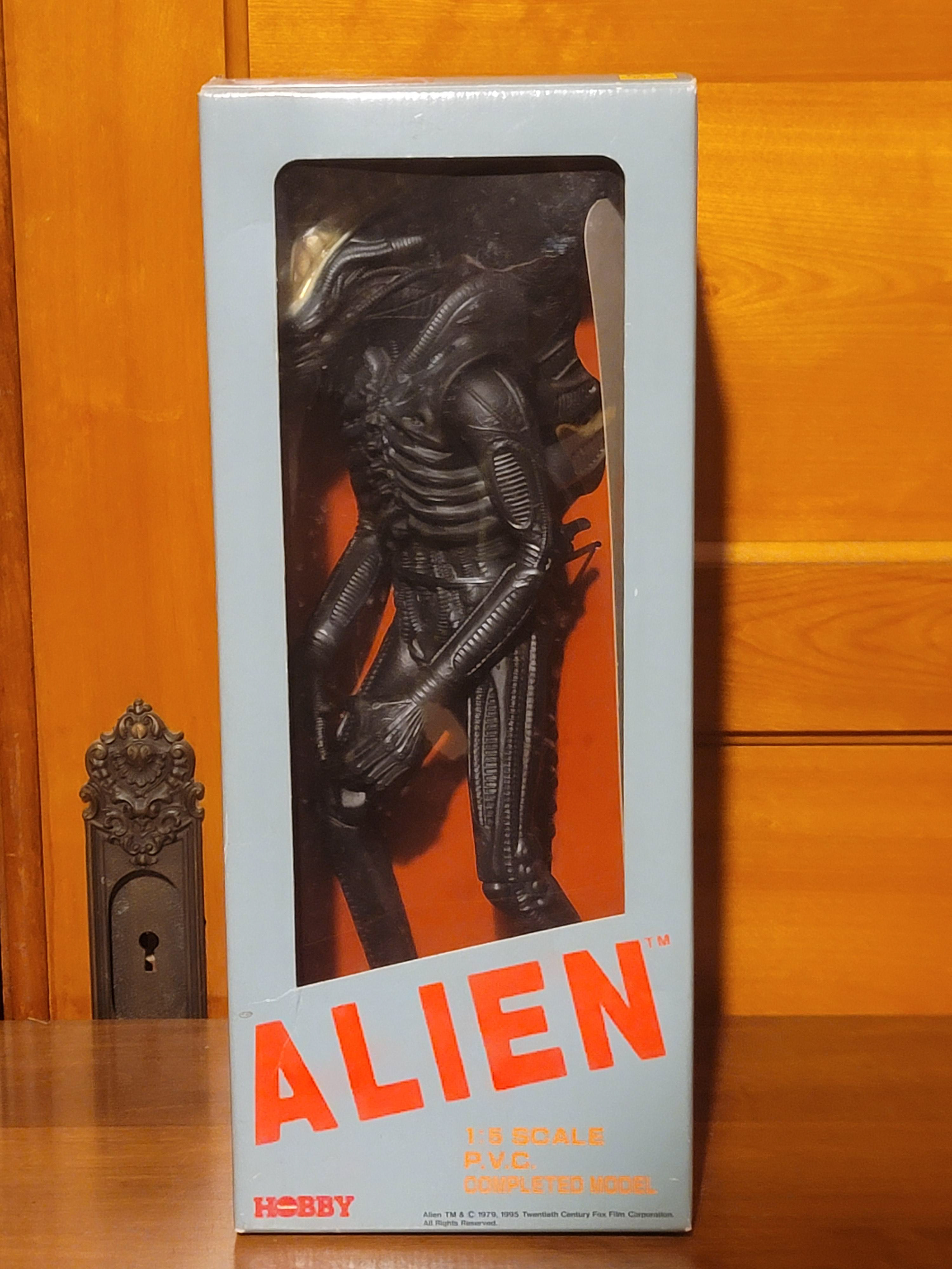9: Tsukuda Hobby 1/5 scale PVC Alien 1995