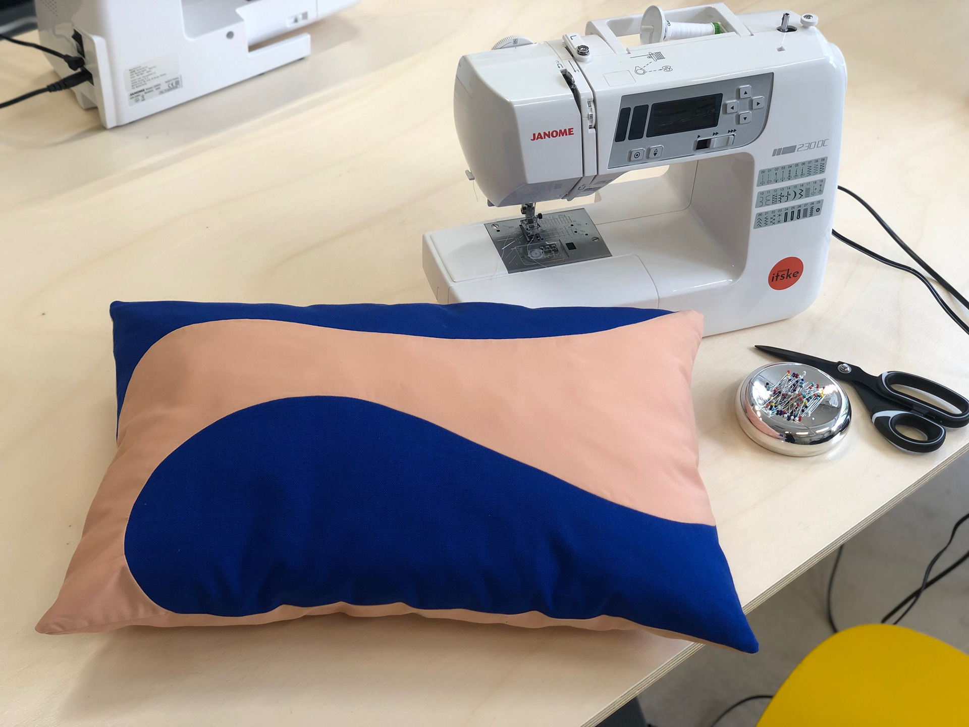 wavy pillowcase with zipper