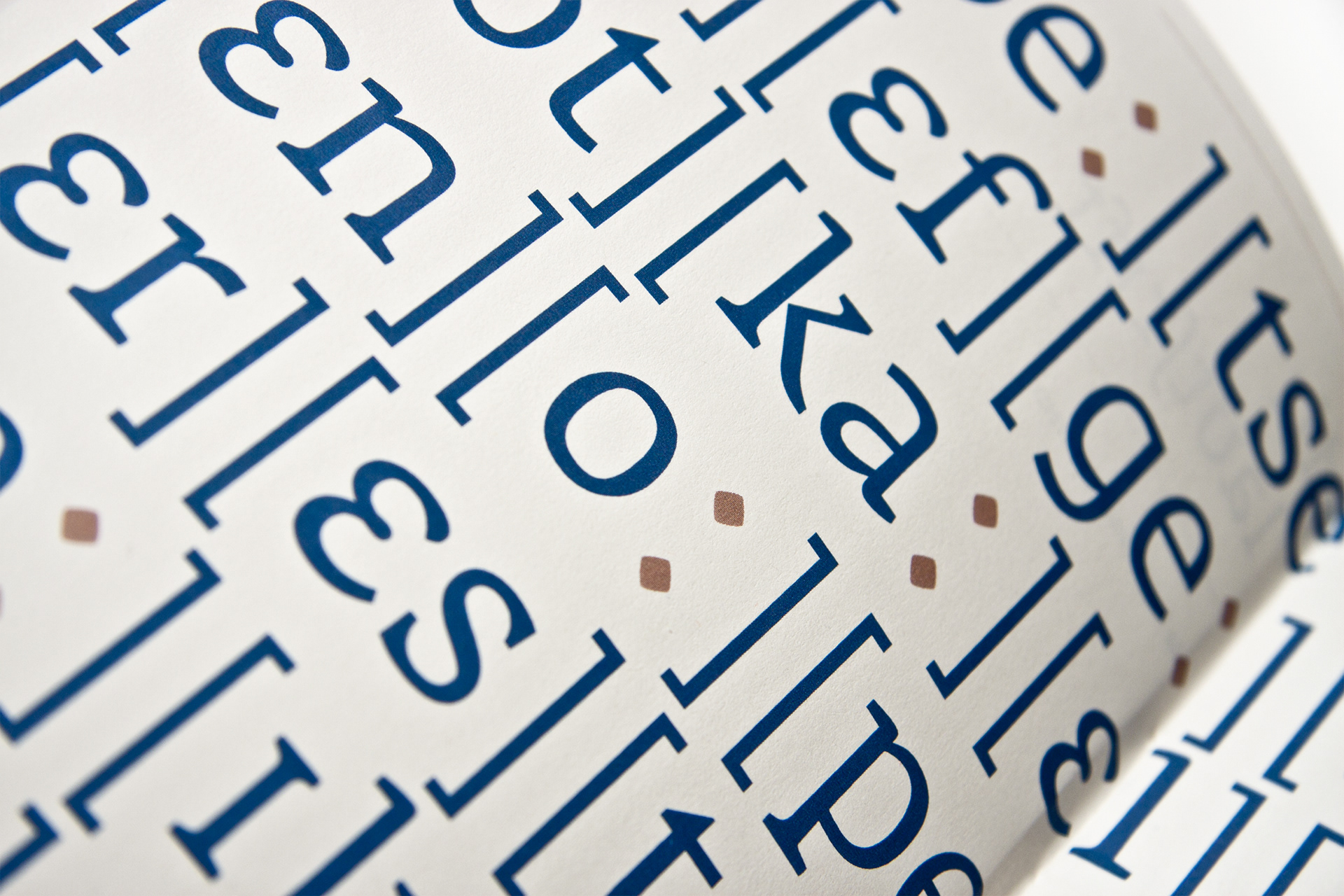 Die Lautschrift Saskia Nebel FH Mainz Bachelor Projekt Editorial Design IPA International Phonetic Alphabet