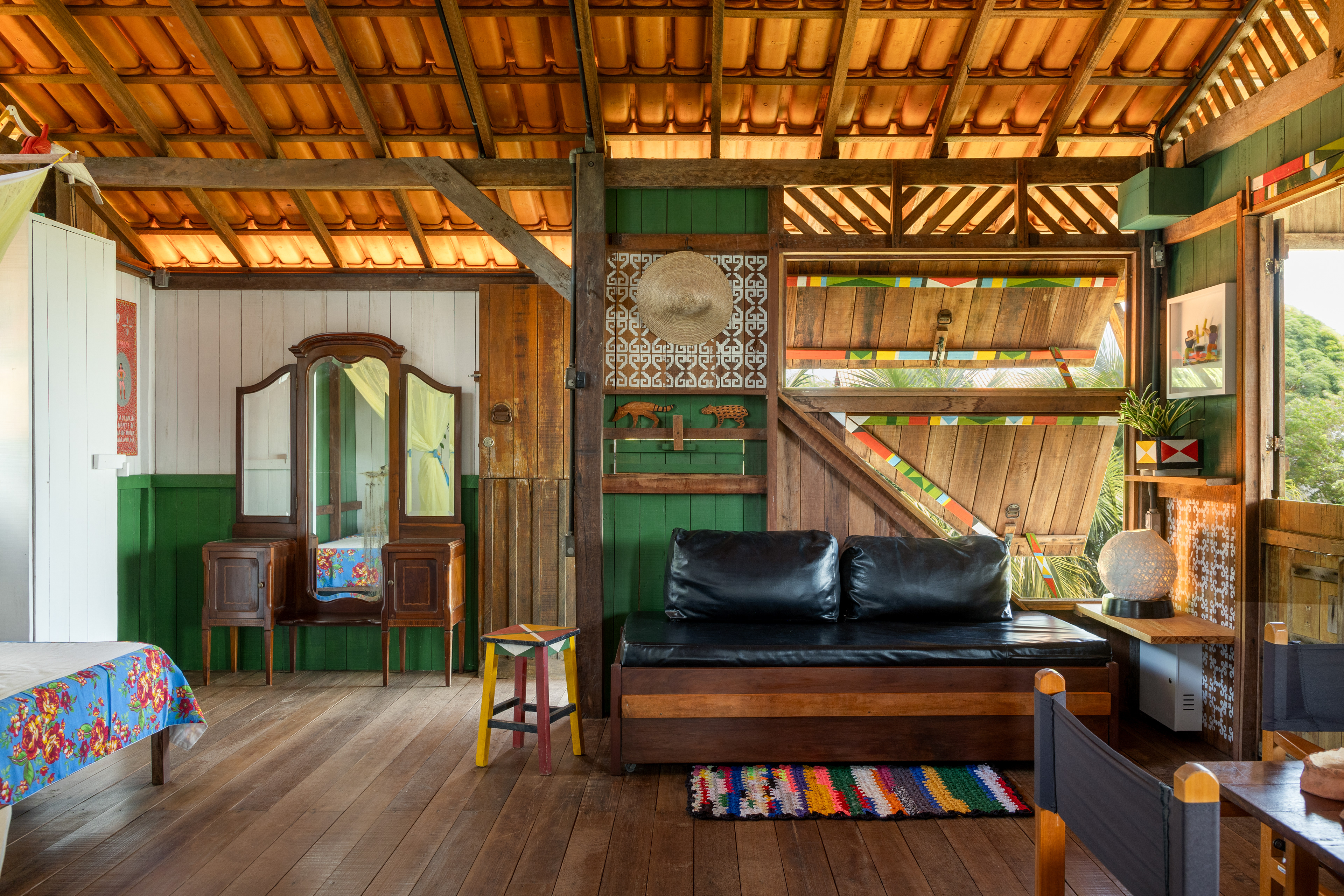 2025 - Leila Viegas - All rights reserved